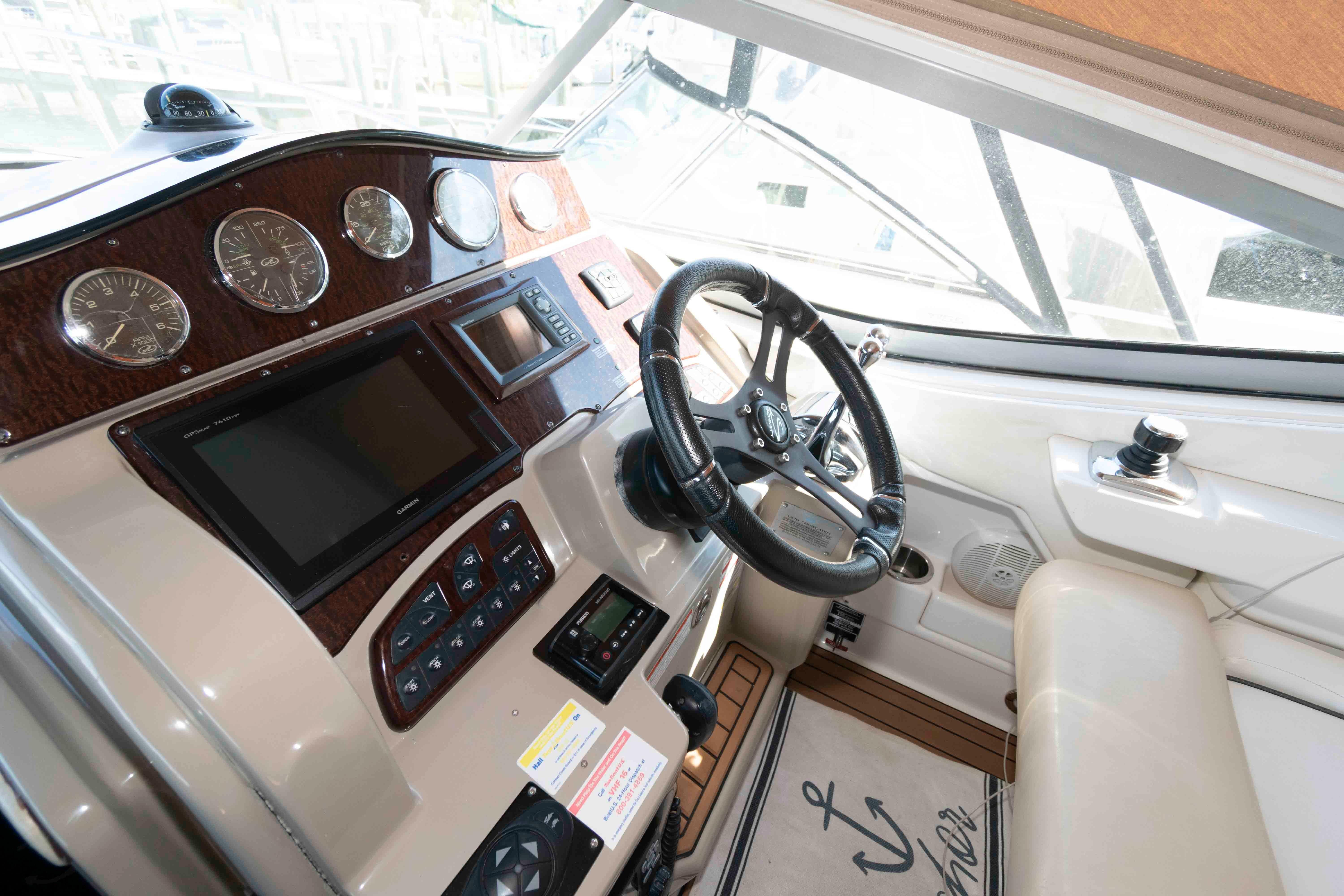M 10470 EF Knot 10 Yacht Sales M 10470 EF Knot 10 Yacht Sales