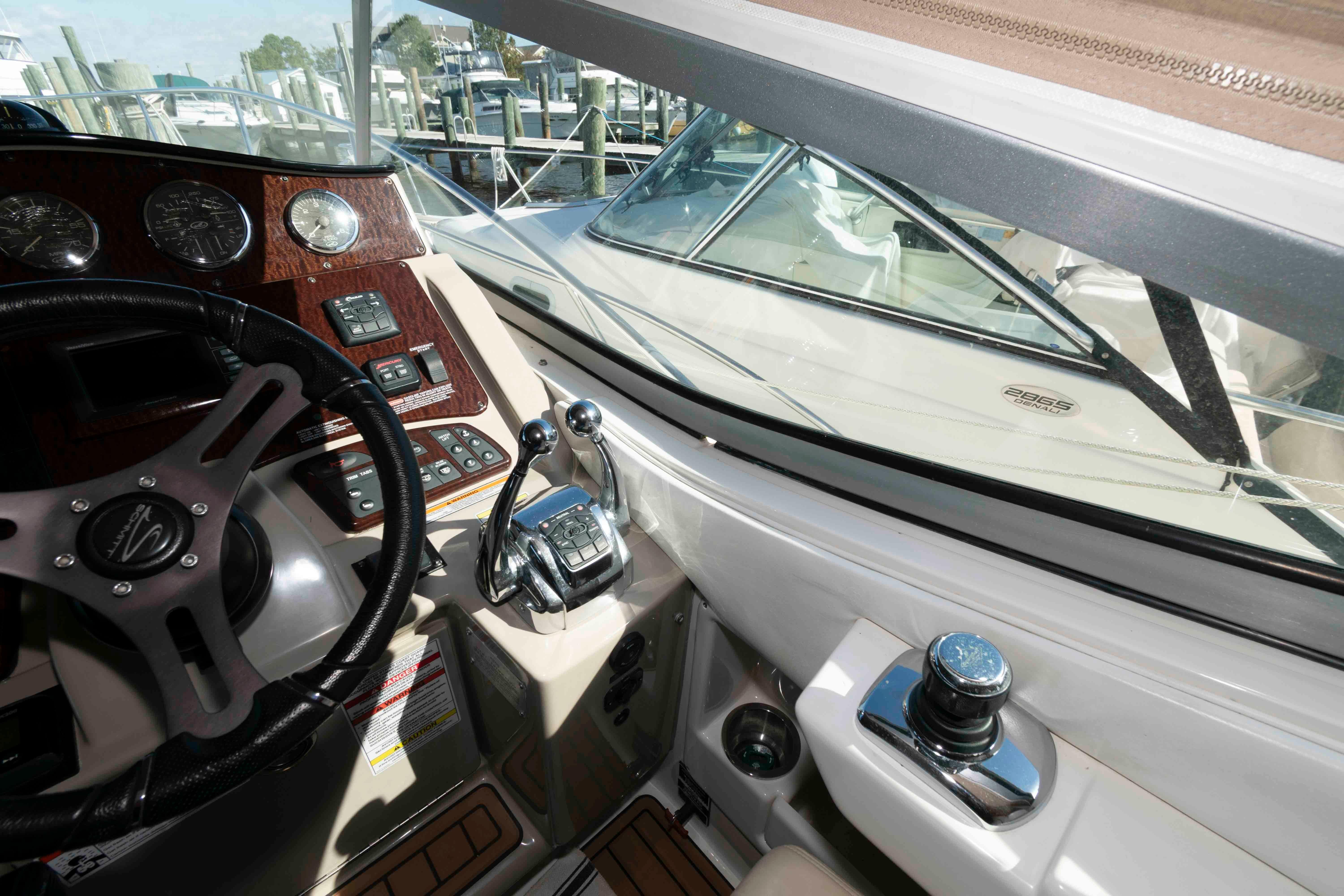M 10470 EF Knot 10 Yacht Sales M 10470 EF Knot 10 Yacht Sales