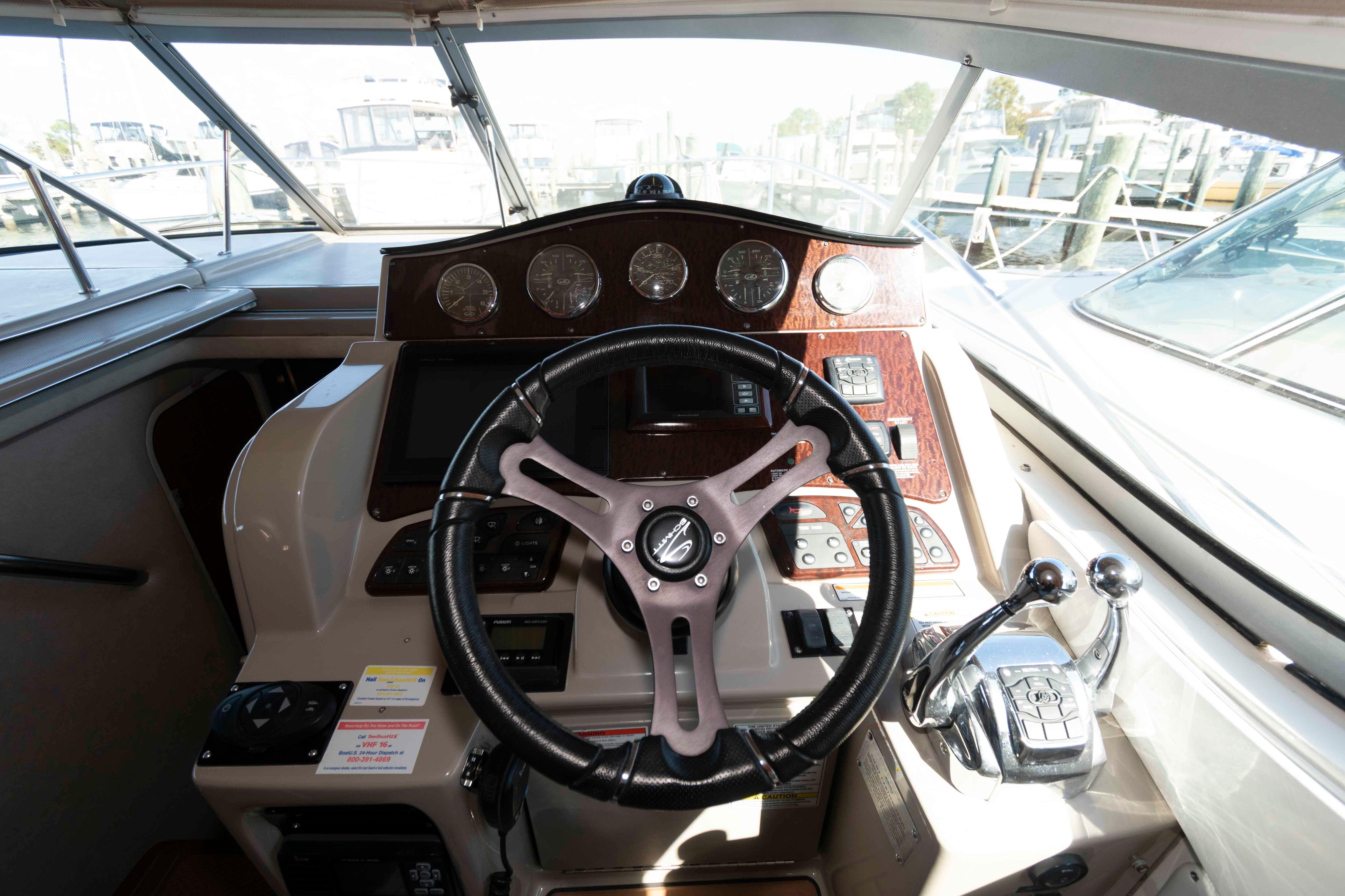 M 10470 EF Knot 10 Yacht Sales M 10470 EF Knot 10 Yacht Sales