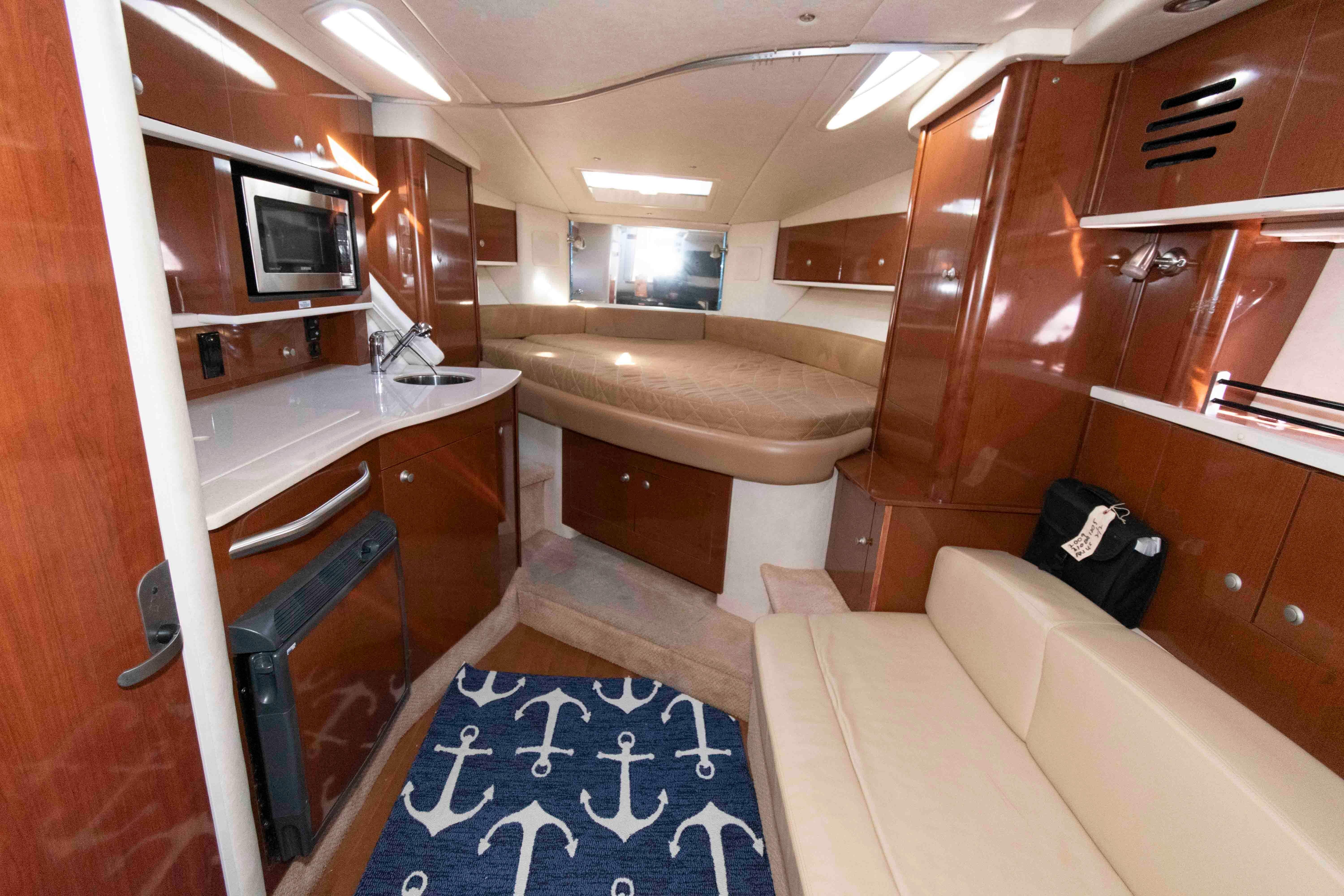 M 10470 EF Knot 10 Yacht Sales M 10470 EF Knot 10 Yacht Sales
