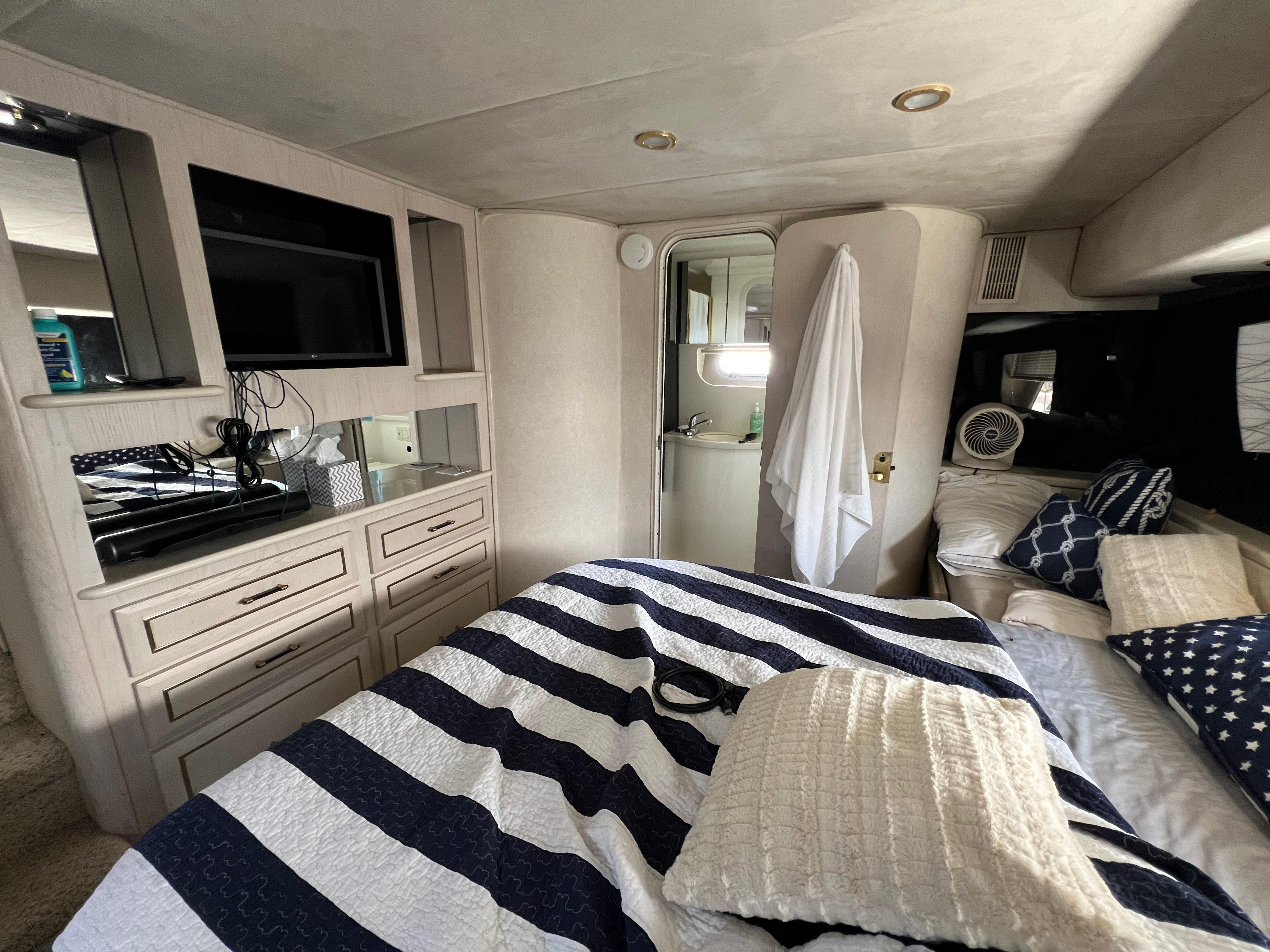 1998-mainship-47-motor-yacht-power-9443872-972798968-0-160120251840-56