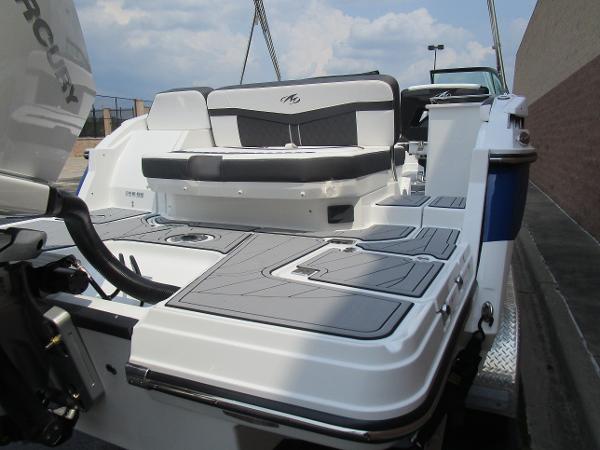 2022 Monterey boat for sale, model of the boat is 255SS & Image # 7 of 41