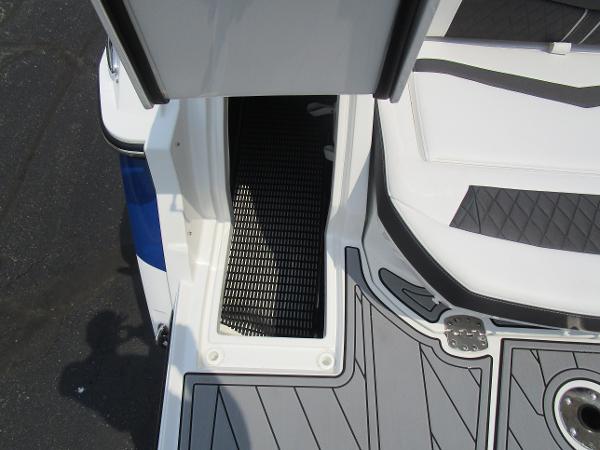 2022 Monterey boat for sale, model of the boat is 255SS & Image # 10 of 41