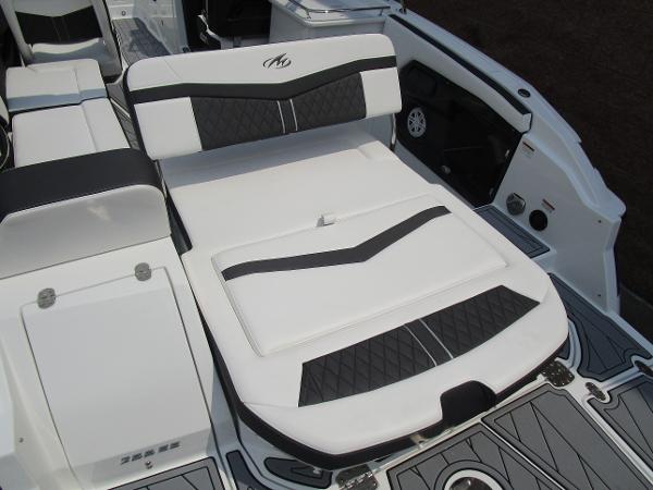 2022 Monterey boat for sale, model of the boat is 255SS & Image # 11 of 41