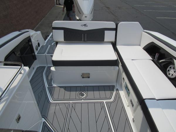 2022 Monterey boat for sale, model of the boat is 255SS & Image # 14 of 41