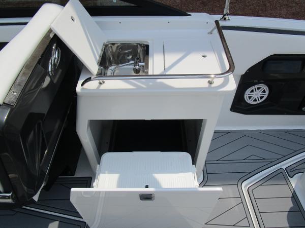 2022 Monterey boat for sale, model of the boat is 255SS & Image # 19 of 41