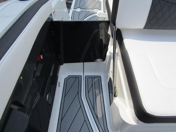 2022 Monterey boat for sale, model of the boat is 255SS & Image # 22 of 41