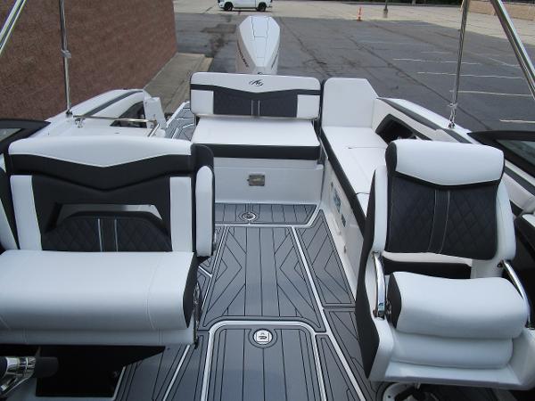 2022 Monterey boat for sale, model of the boat is 255SS & Image # 30 of 41