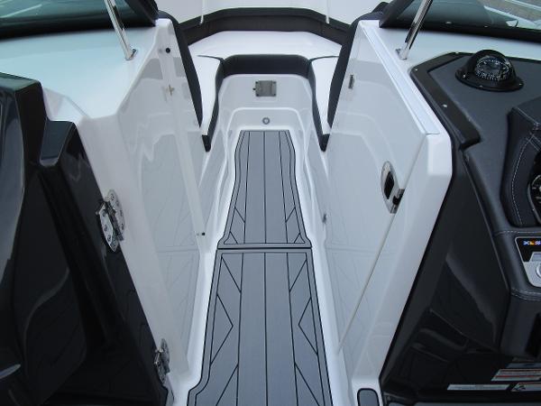 2022 Monterey boat for sale, model of the boat is 255SS & Image # 37 of 41