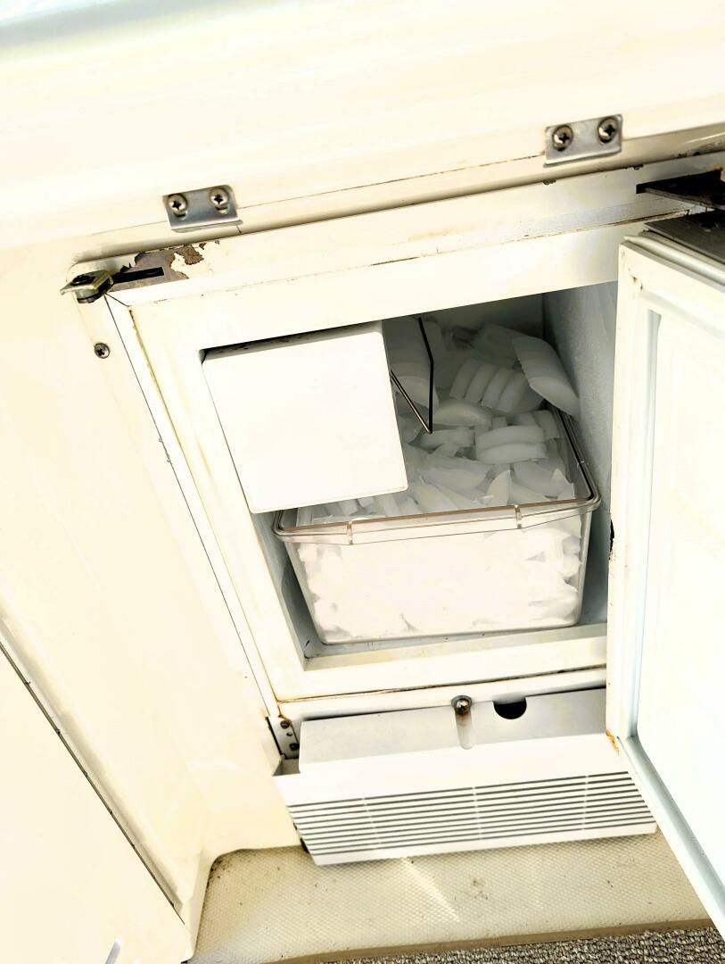 2000-sea-ray-410-sundancer-power-9643888-20250525112441132-1_XLARGE
