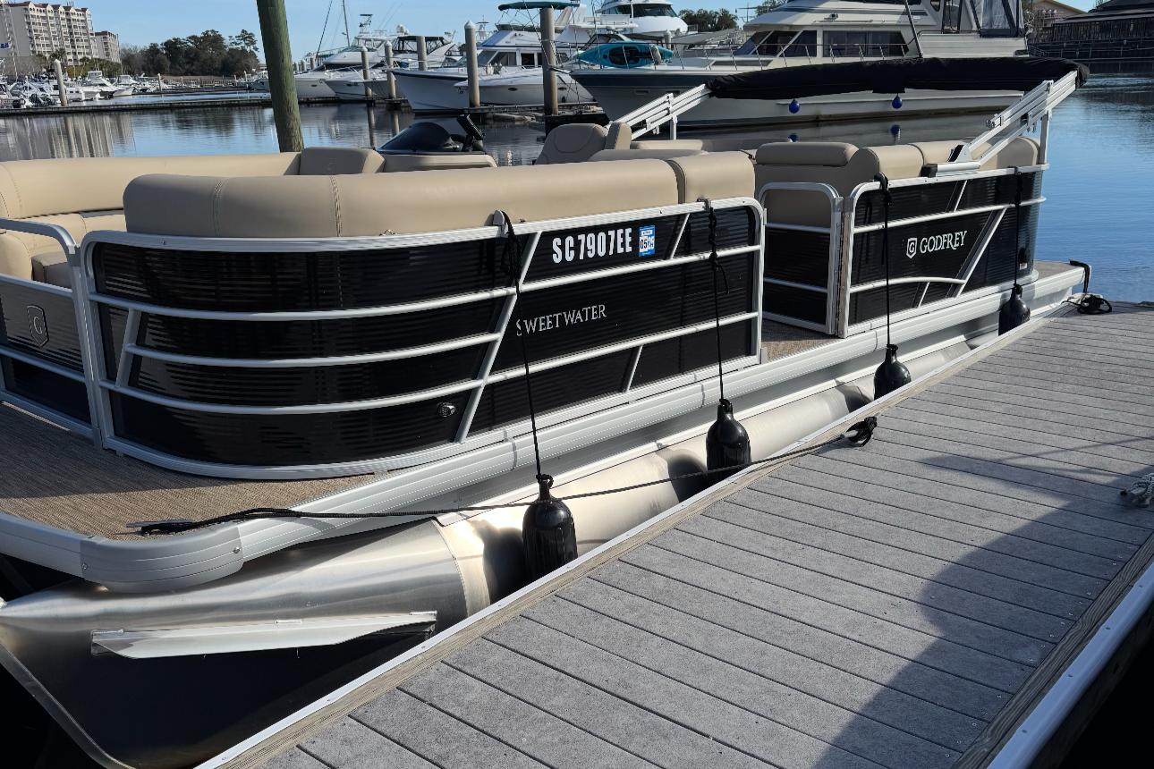 2023 Godfrey SW 2286 SB - Image 2