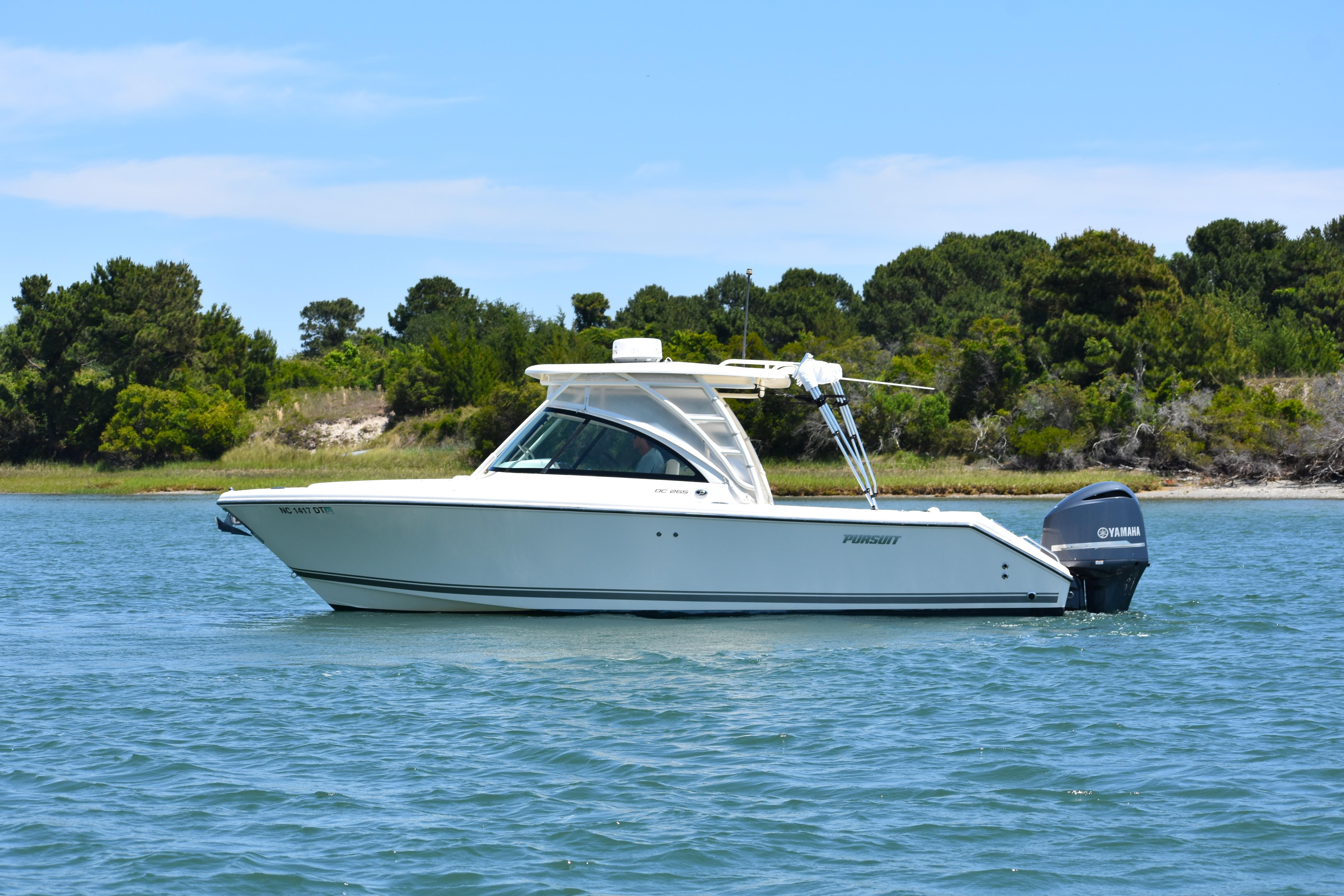 ルーシーです。 2012 Pursuit DC 265 Dual Console | Yachts360