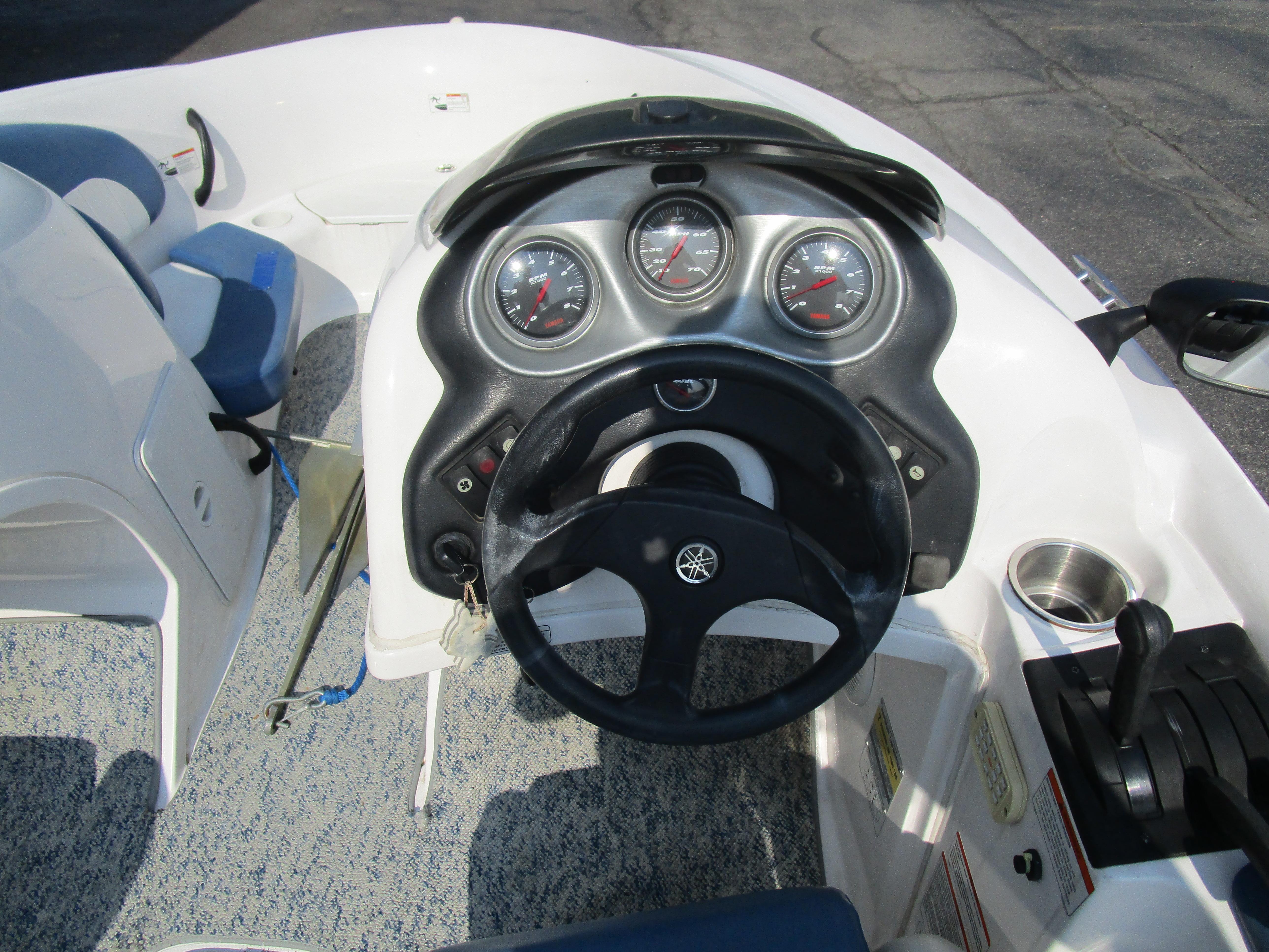 2004 Yamaha Boats LX 210 Gallery