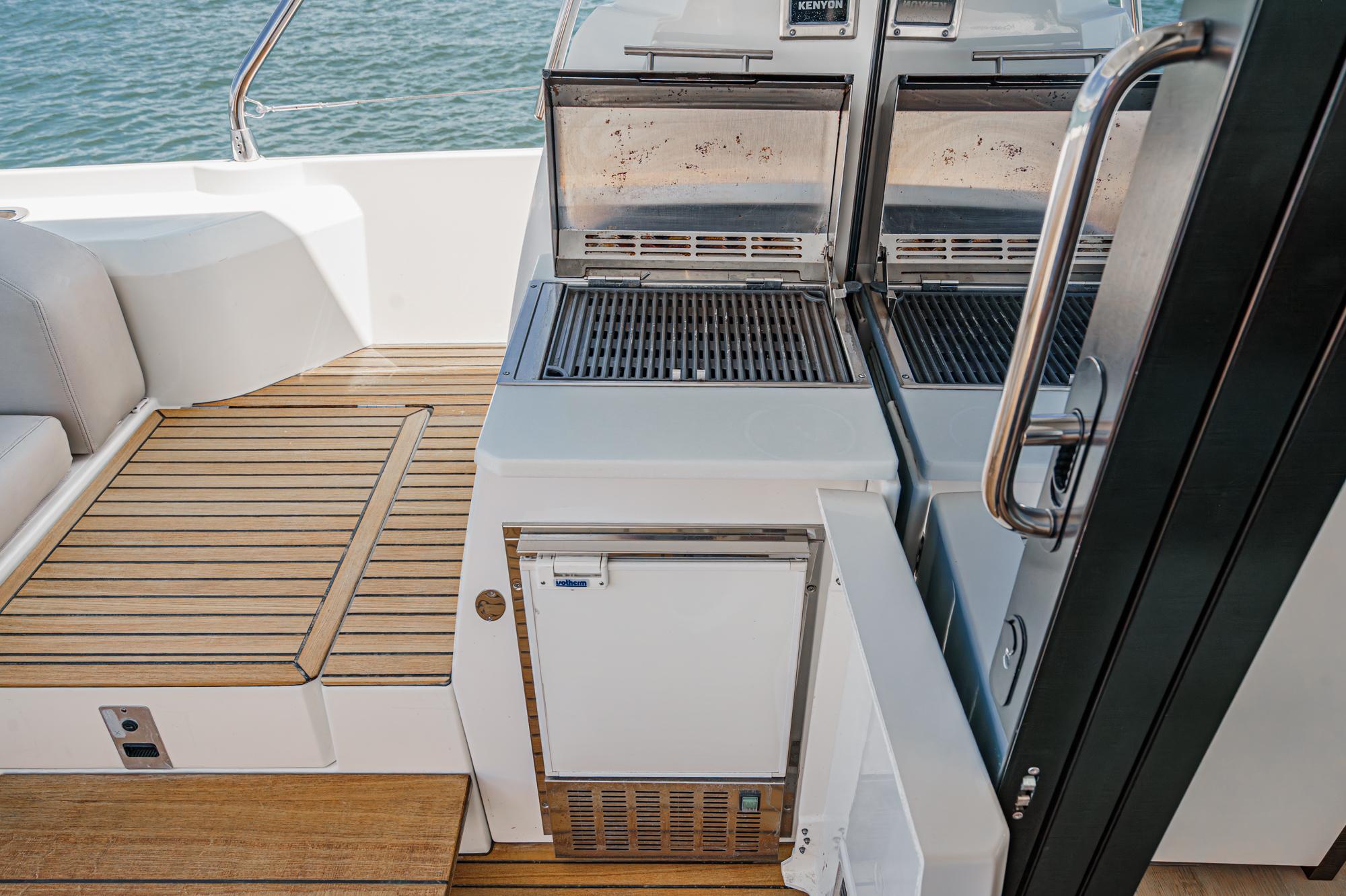 2019 Prestige 520S #TBRM084B inventory image at Sun Country Marine Group, San Diego Harbor Island 2019 Prestige 520S #TBRM084B inventory image at Sun Country Marine Group, San Diego Harbor Island