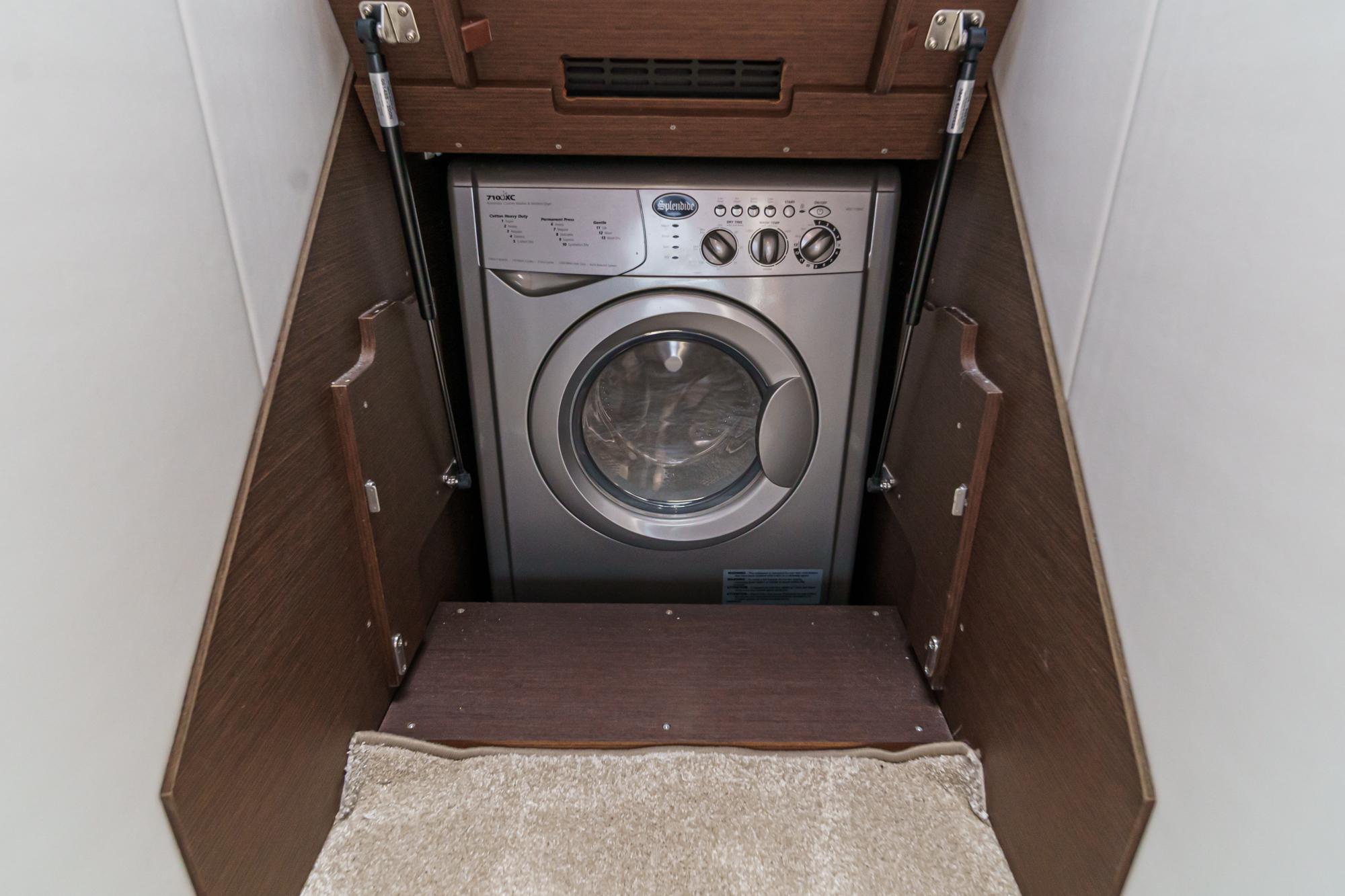 2019 Prestige 520S #TBRM084B inventory image at Sun Country Marine Group, San Diego Harbor Island 2019 Prestige 520S #TBRM084B inventory image at Sun Country Marine Group, San Diego Harbor Island