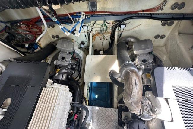 2010-four-winns-v435-power-9763932-20250418112758125-1_XLARGE