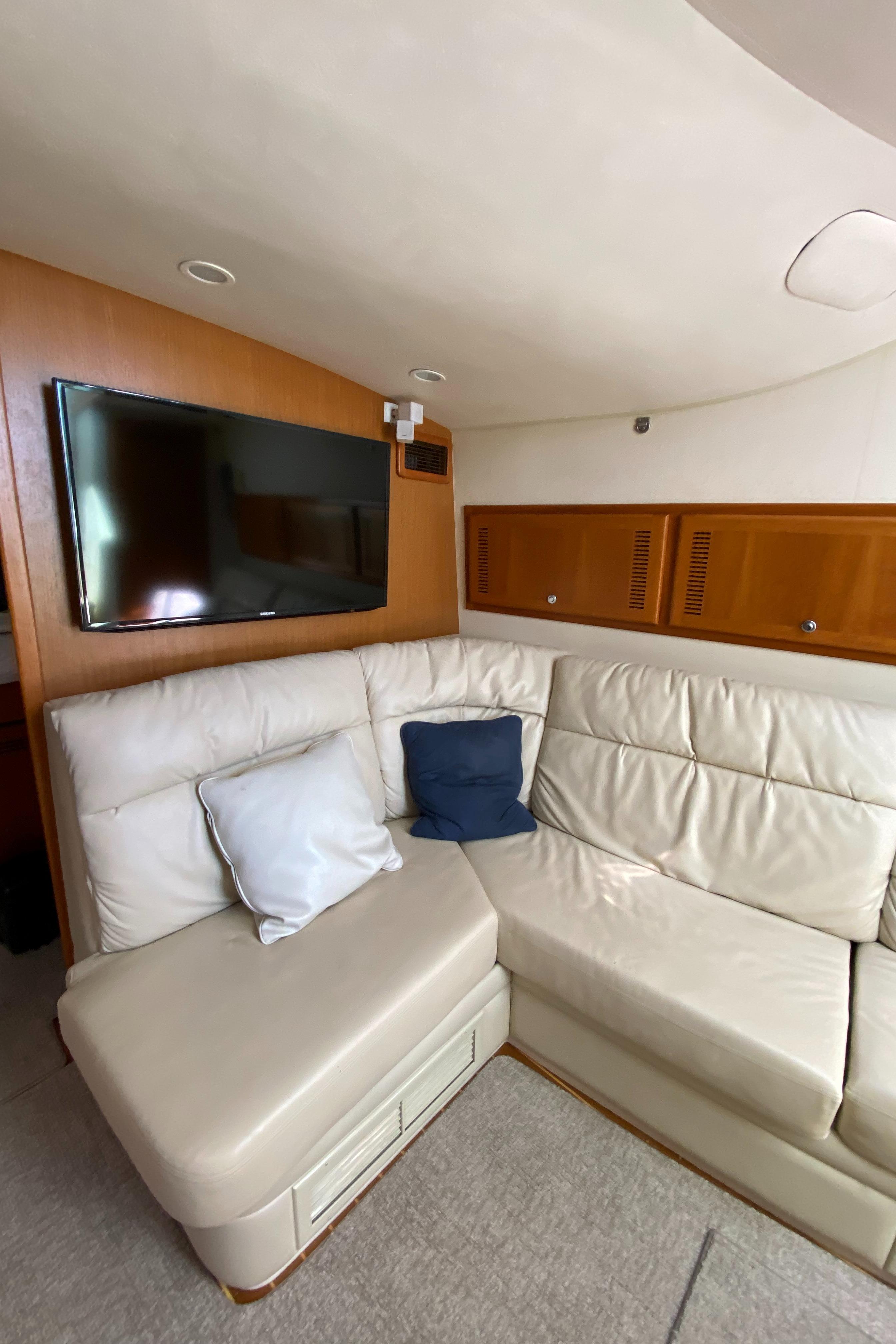 40′ Cabo 2005 Yacht for Sale