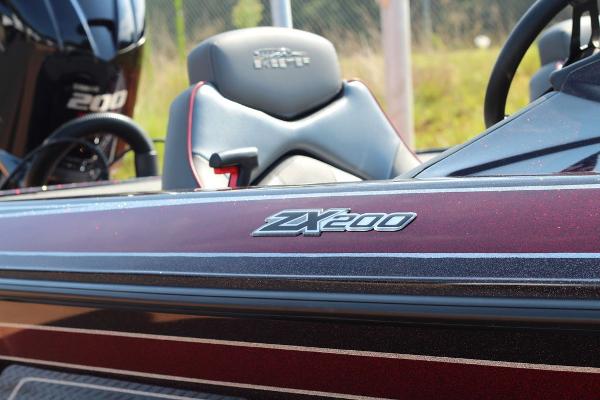 2020 Skeeter boat for sale, model of the boat is ZX200 & Image # 3 of 16