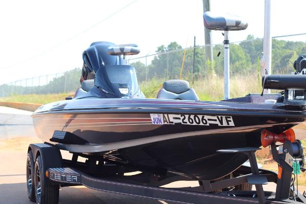 2020 Skeeter boat for sale, model of the boat is ZX200 & Image # 8 of 16