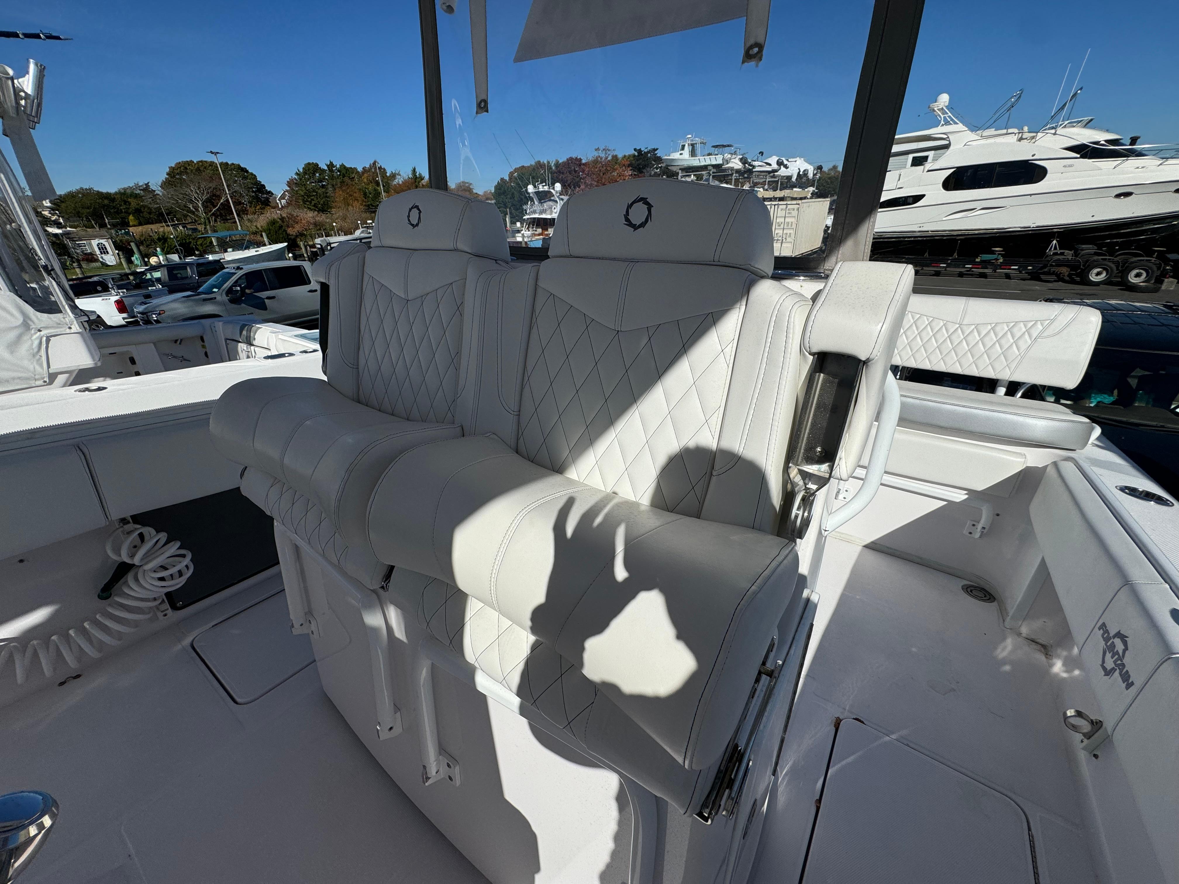 2018-fountain-34-cc-power-9593941-20241025093237433-1_XLARGE