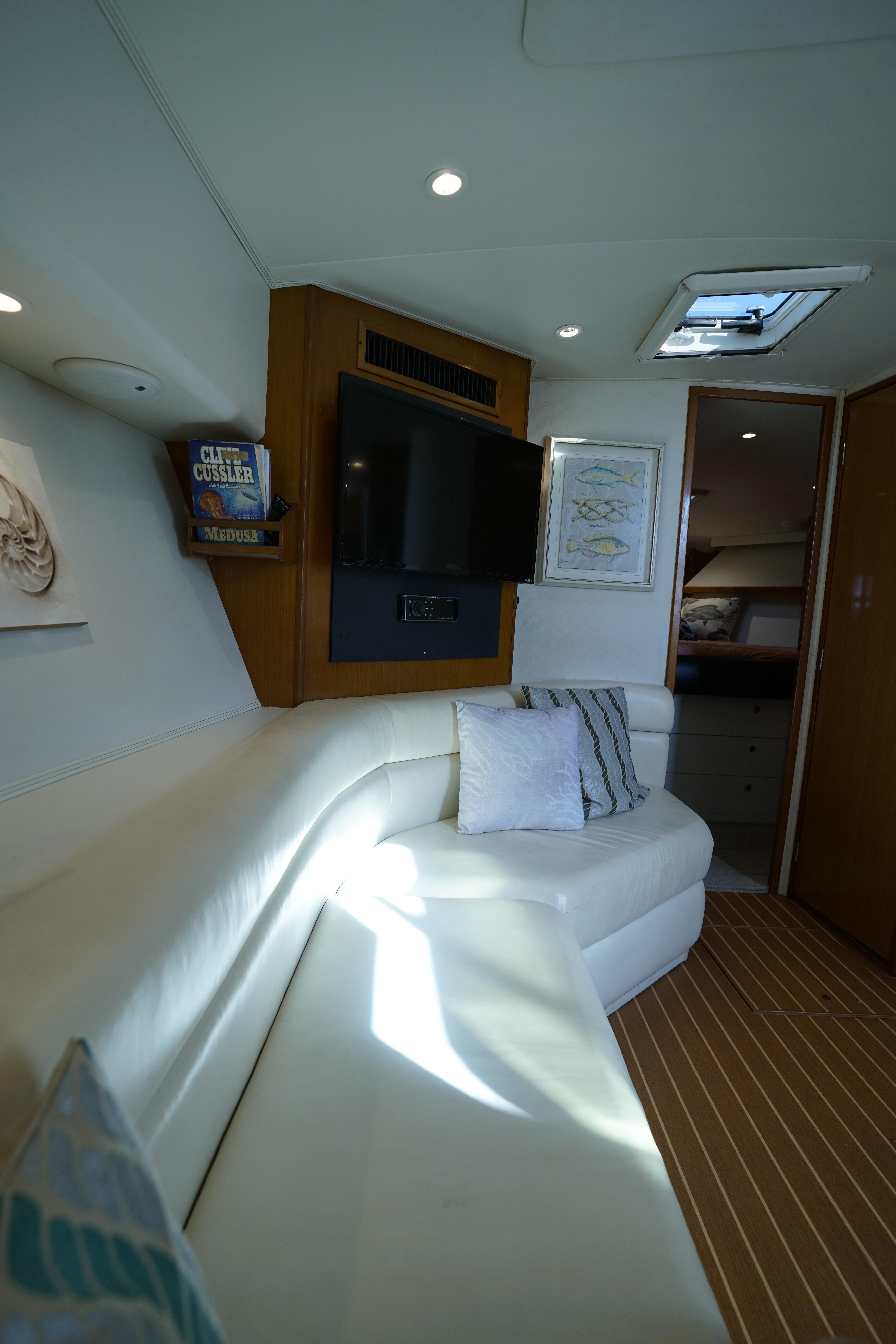 Viking-43 Open EXPRESS 1998-Knot A Problem FL-US-9780243 | Thumbnail