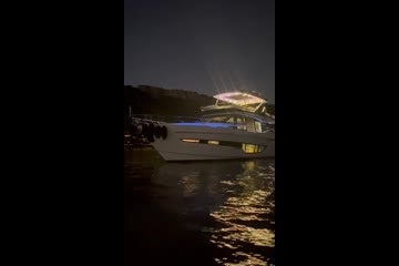 Fairline Squadron 68 video