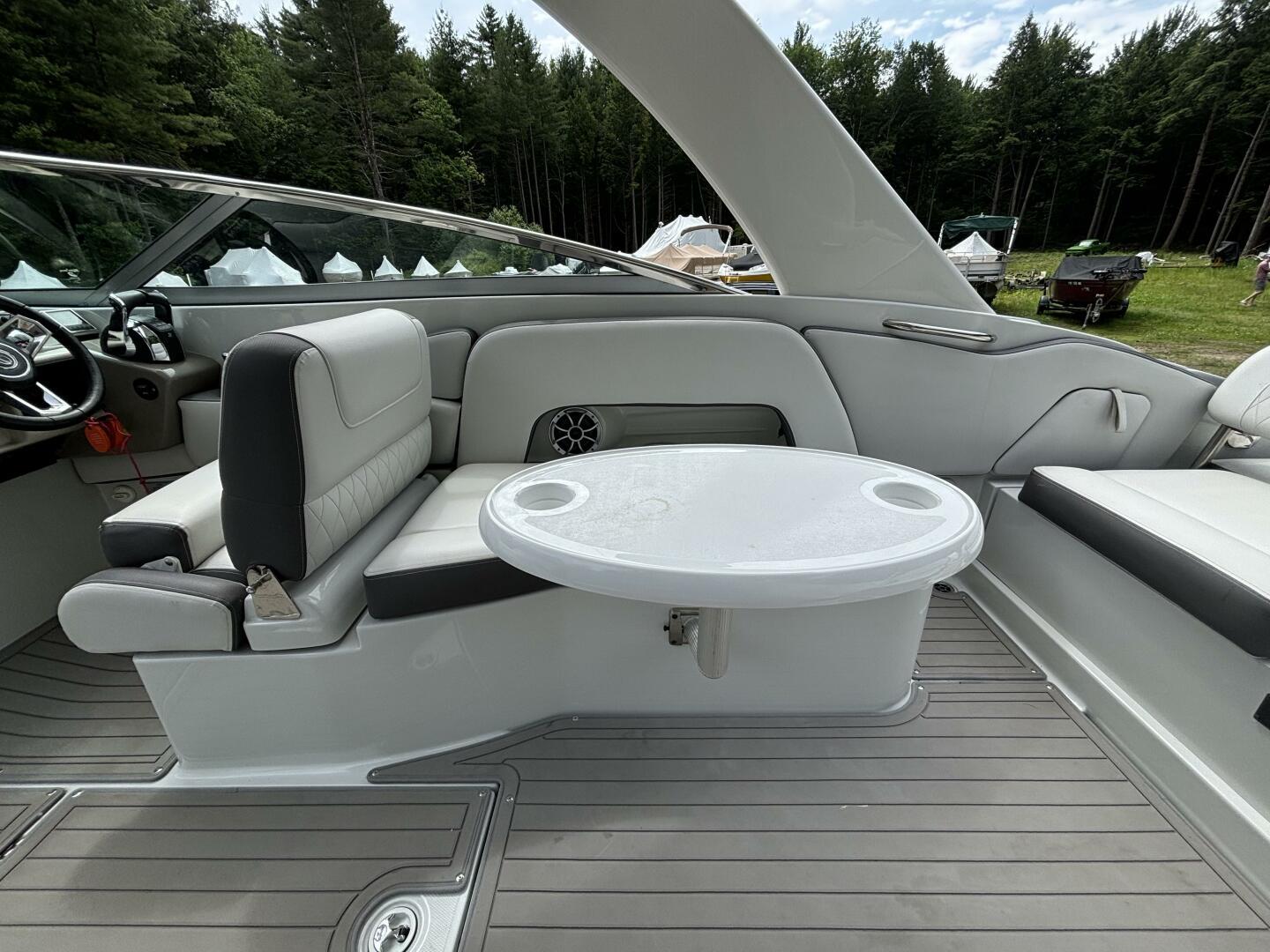 2021-crownline-e305xs-power-9843953-20250618161748634-1