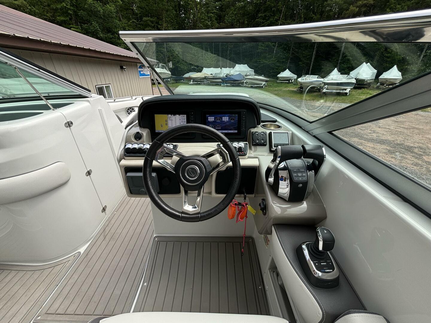 2021-crownline-e305xs-power-9843953-20250618161755676-1