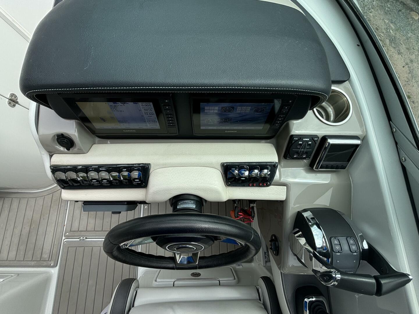 2021-crownline-e305xs-power-9843953-20250618161805400-1