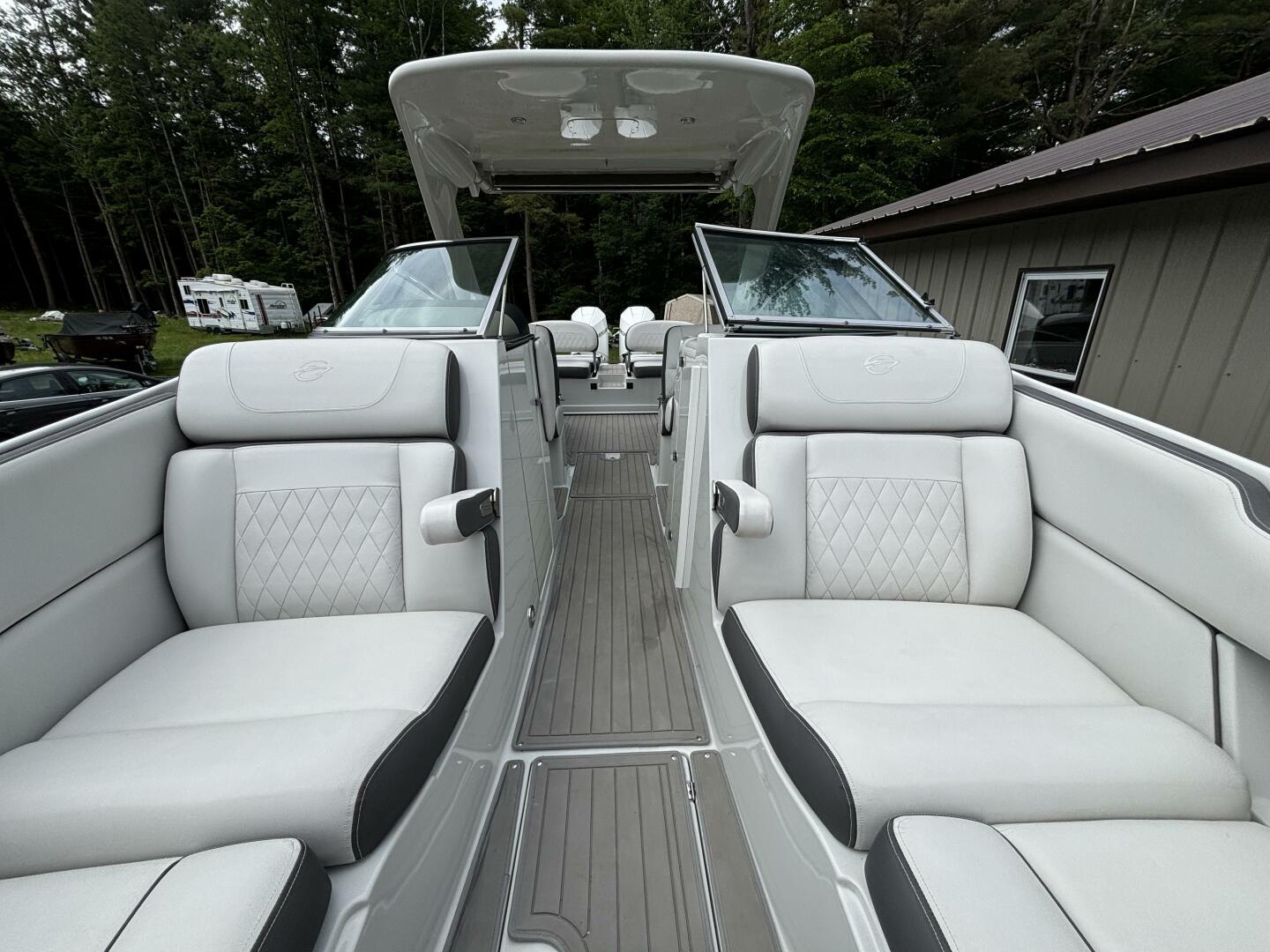 2021-crownline-e305xs-power-9843953-20250618161933935-1