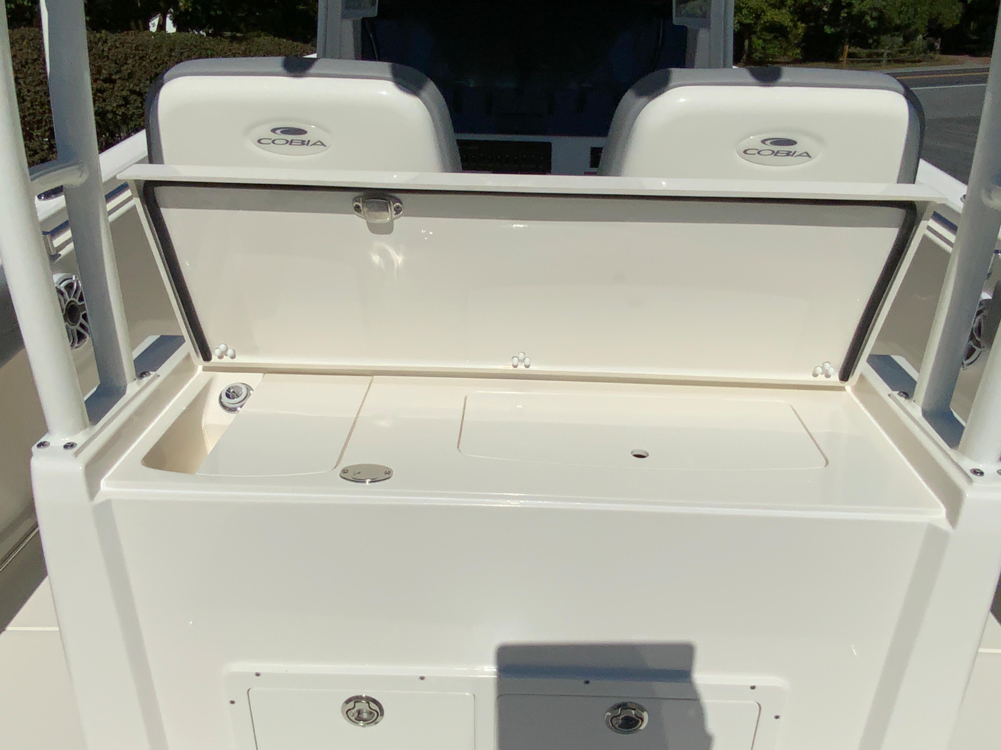 2024 Cobia 320 Center Console-24