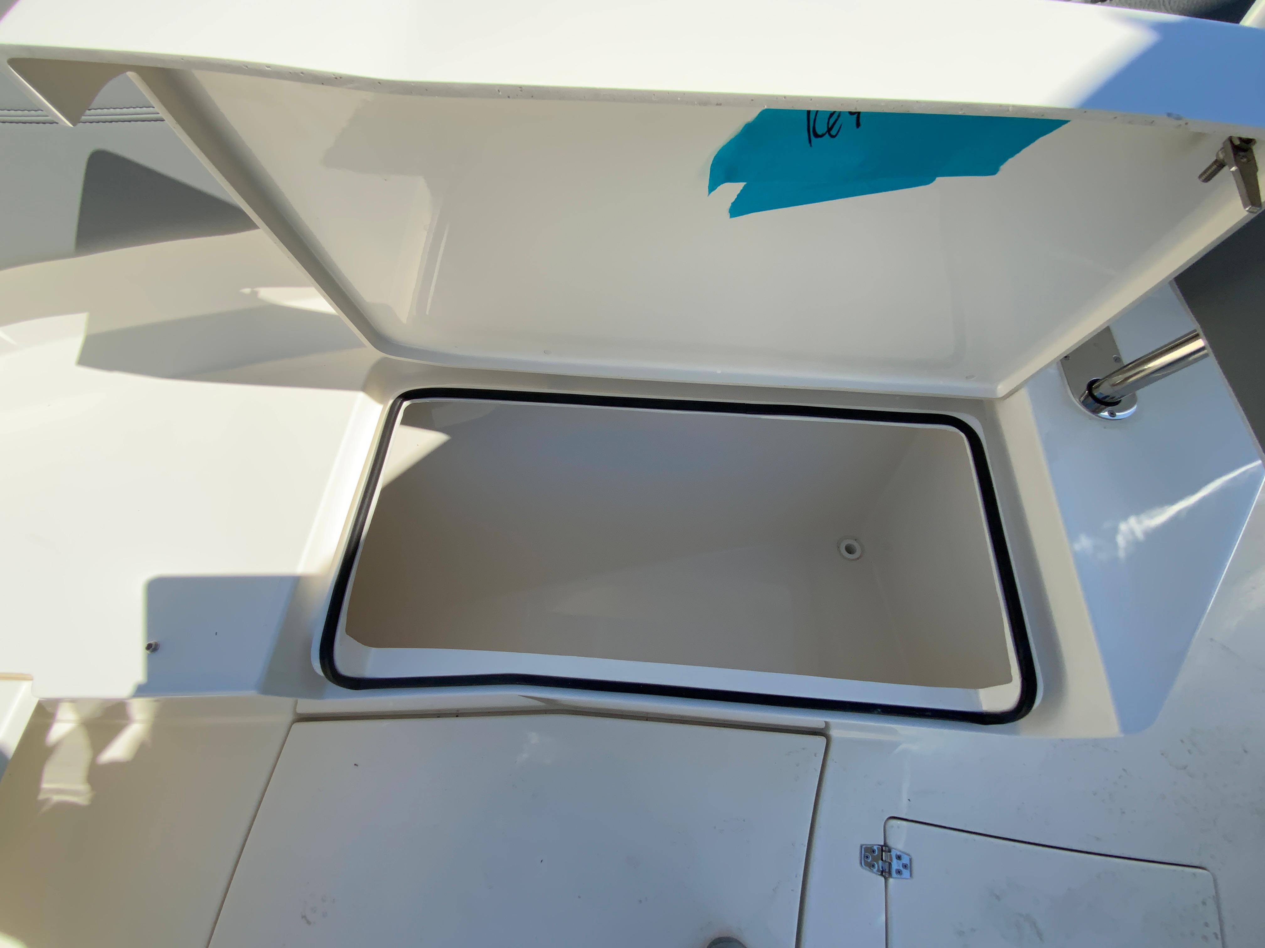 2024 Cobia 320 Center Console-46