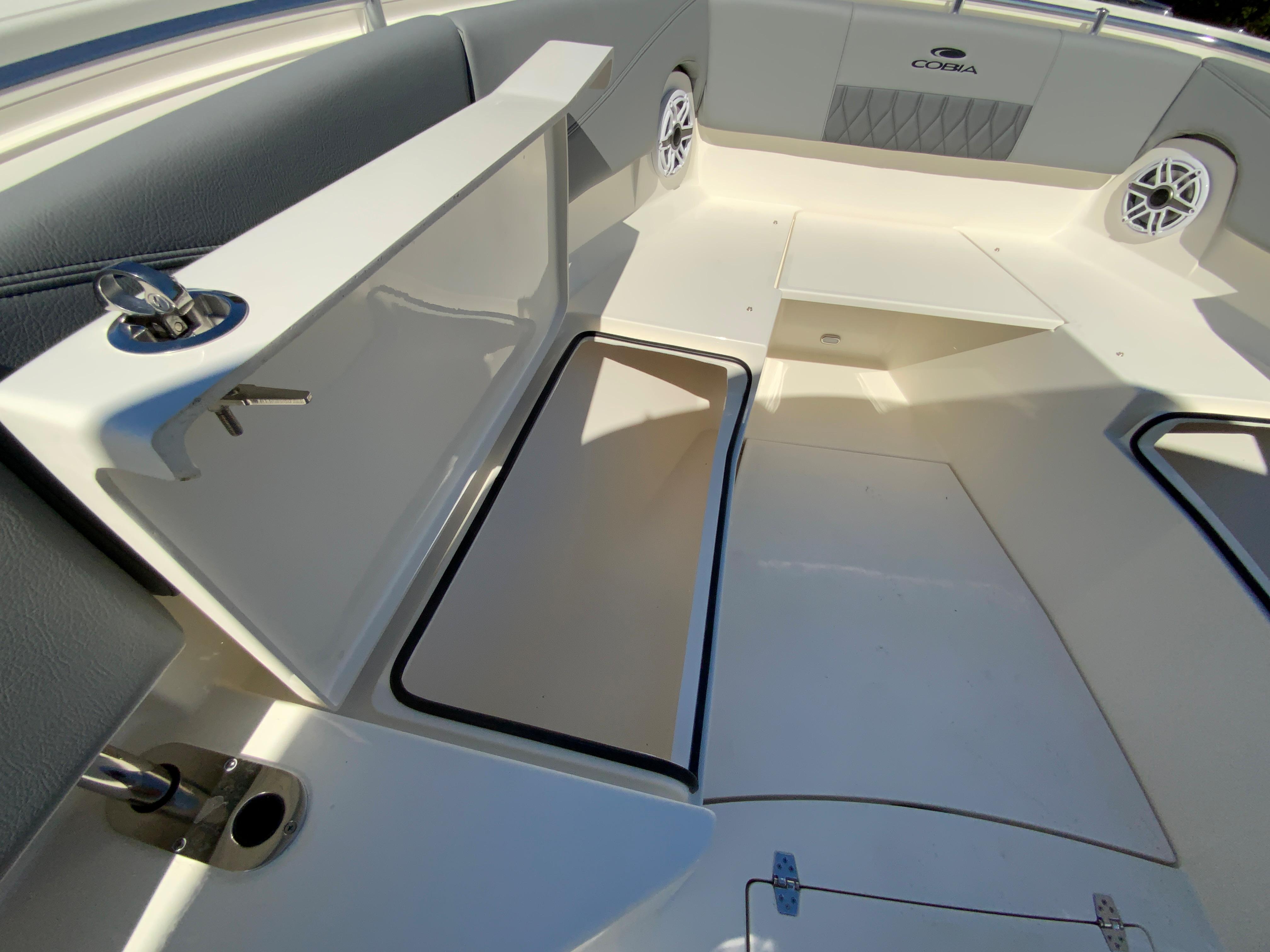 2024 Cobia 320 Center Console-47