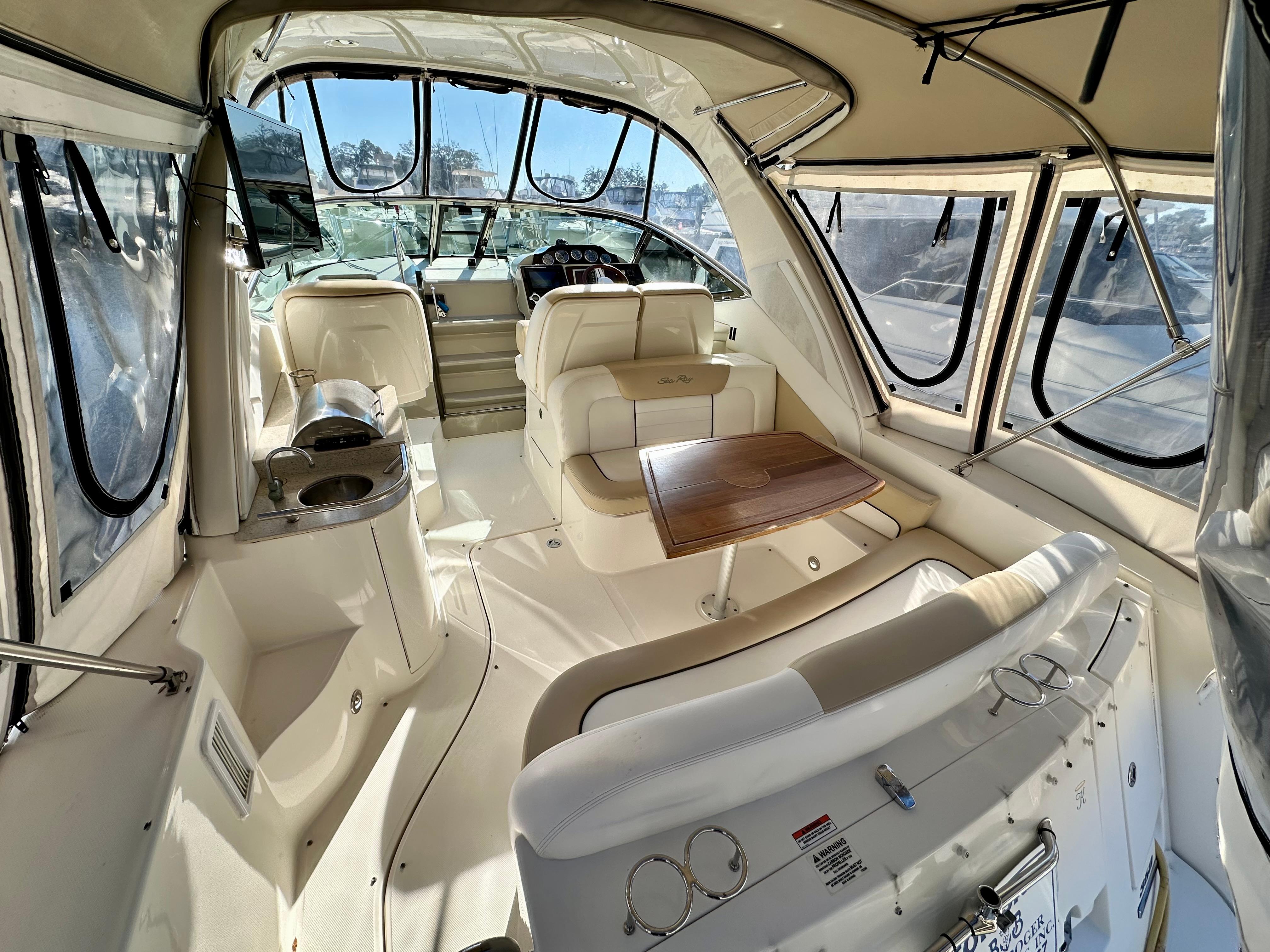 2010 Sea Ray 350 Sundancer