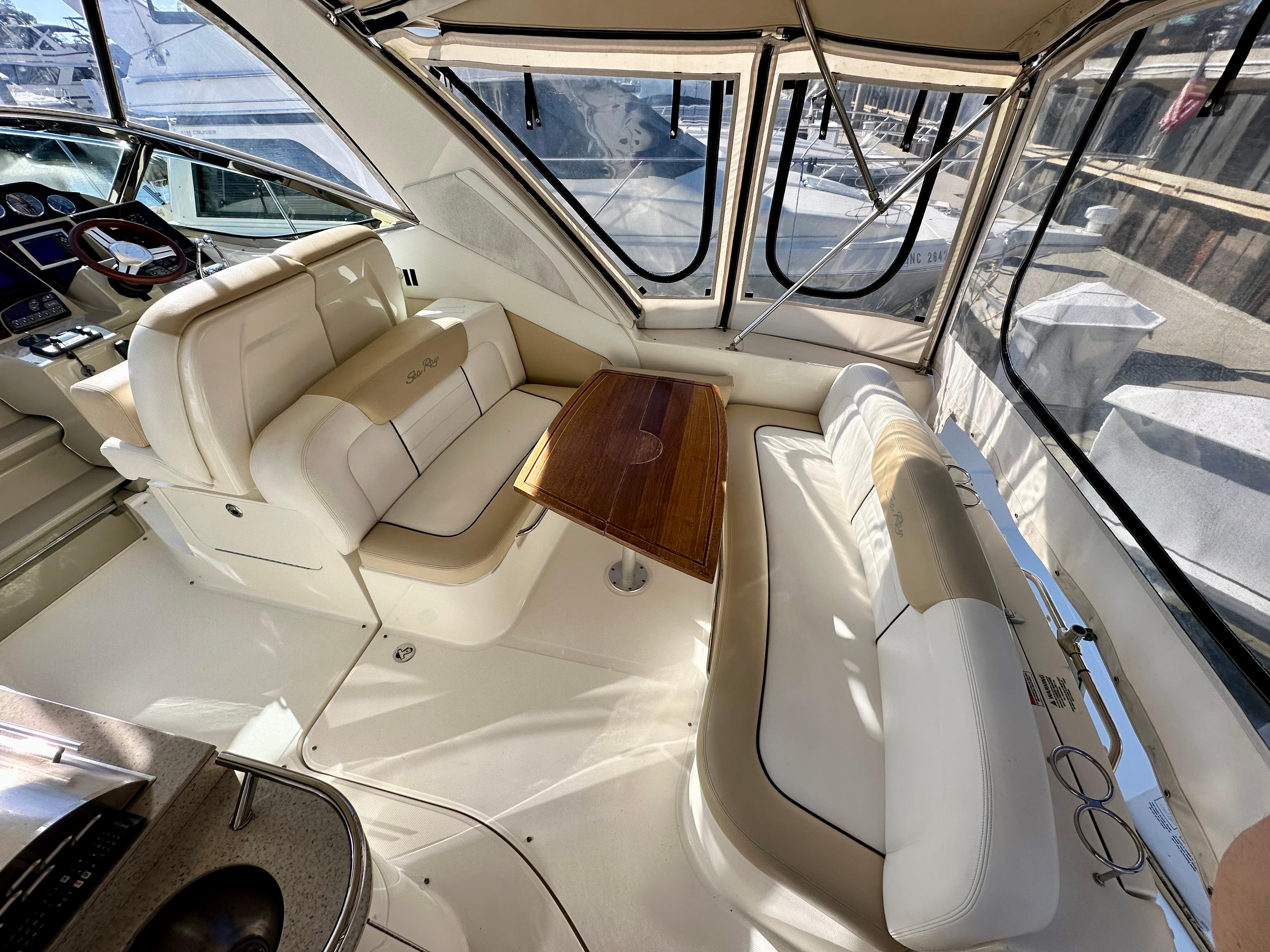 2010 Sea Ray 350 Sundancer