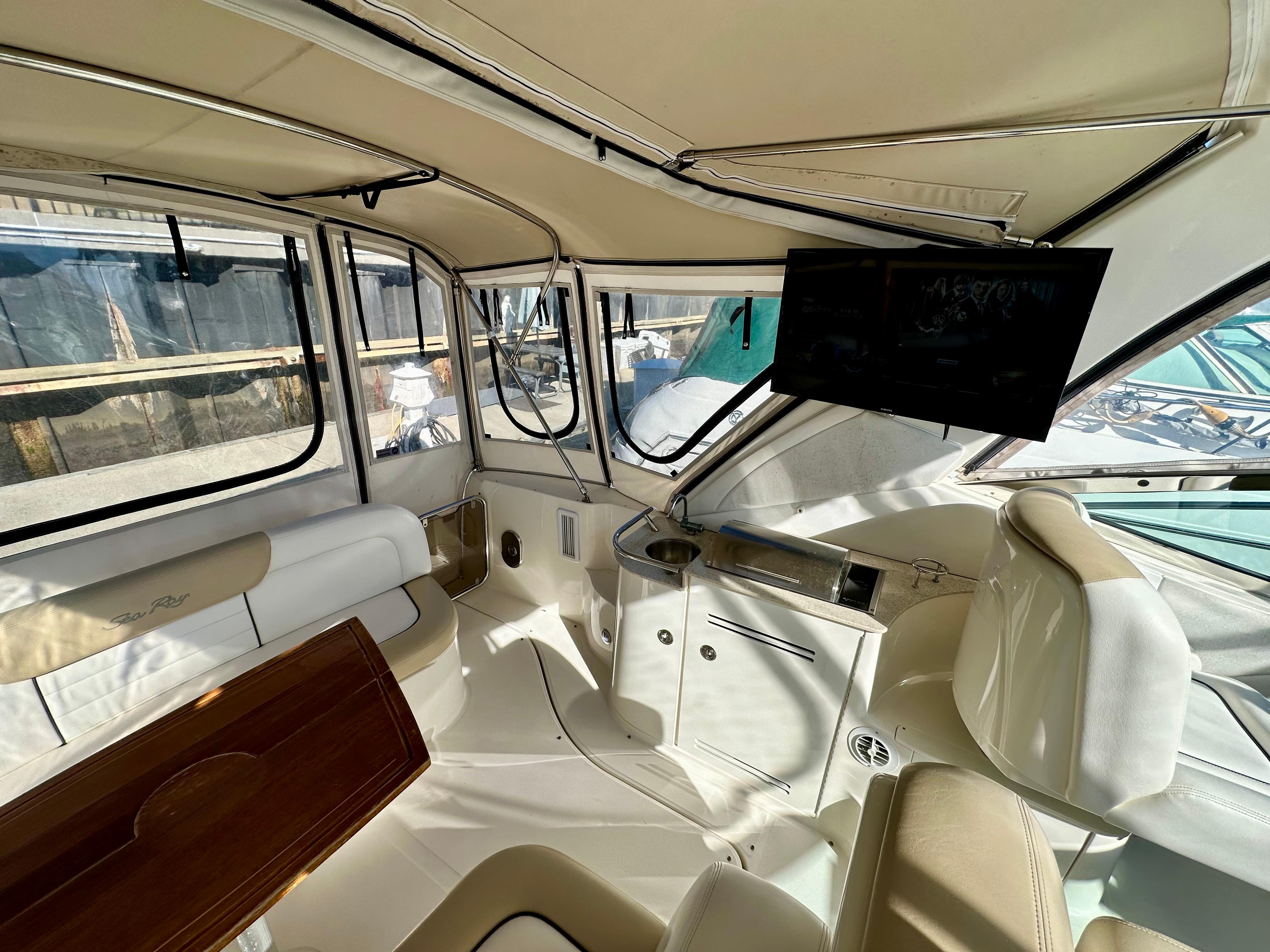 2010 Sea Ray 350 Sundancer