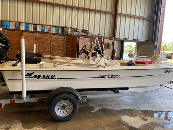 2017 Mako boat for sale, model of the boat is Pro Skiff 17 CC & Image # 2 of 34