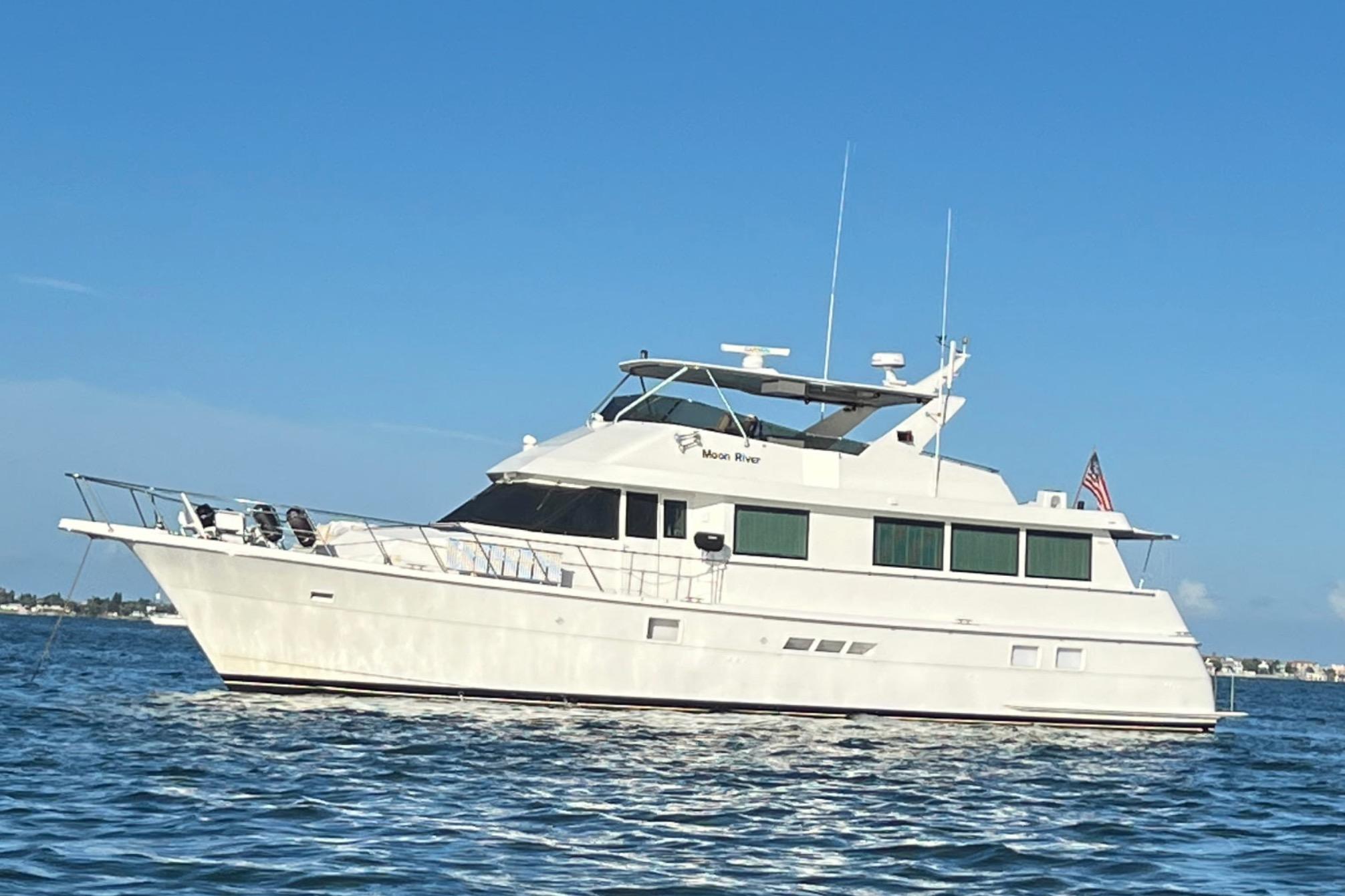 1997 Hatteras 70 Sport Deck Motor Yacht