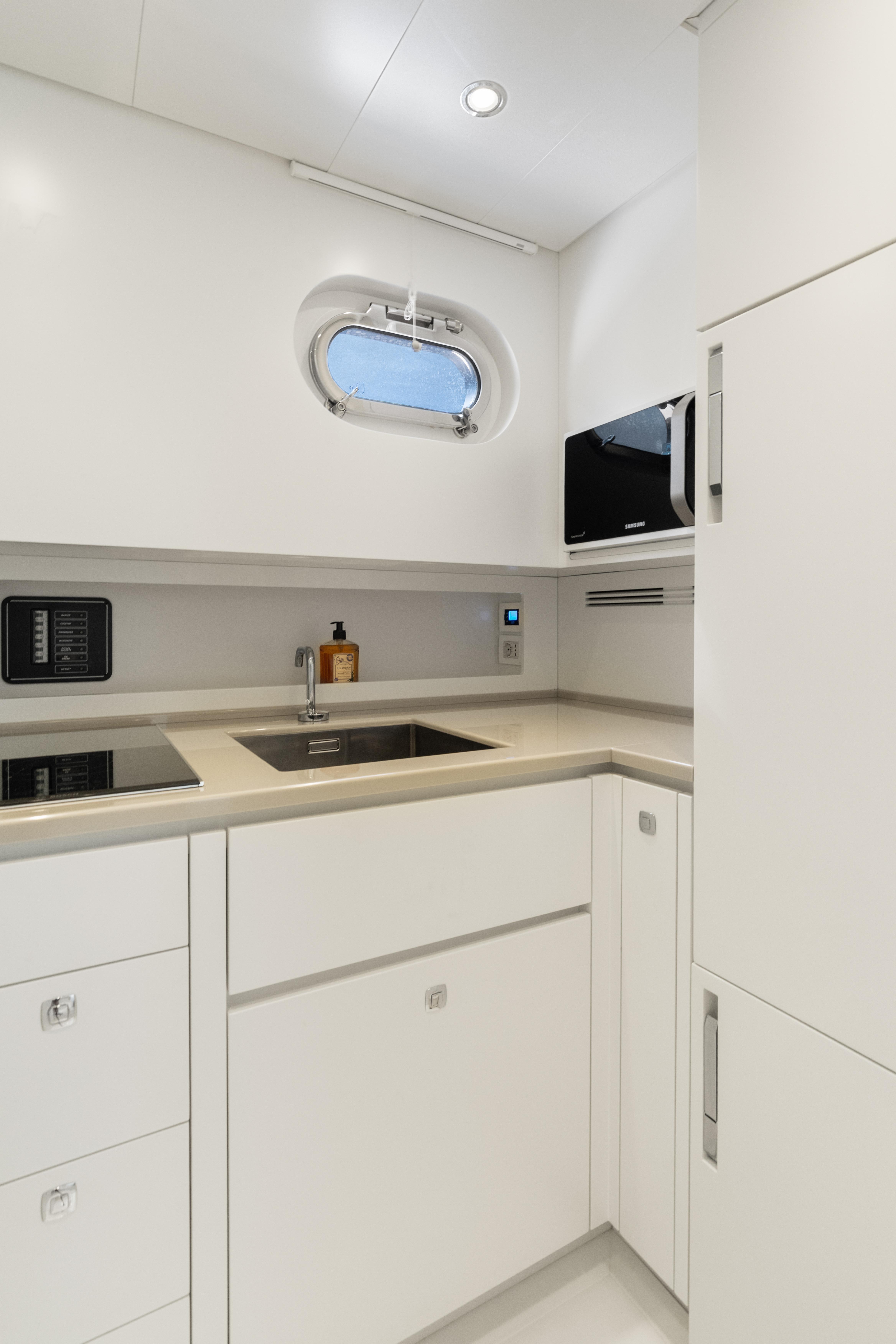 CNM-Continental Tender 2016-YOURS FL-US-9593959 | Thumbnail