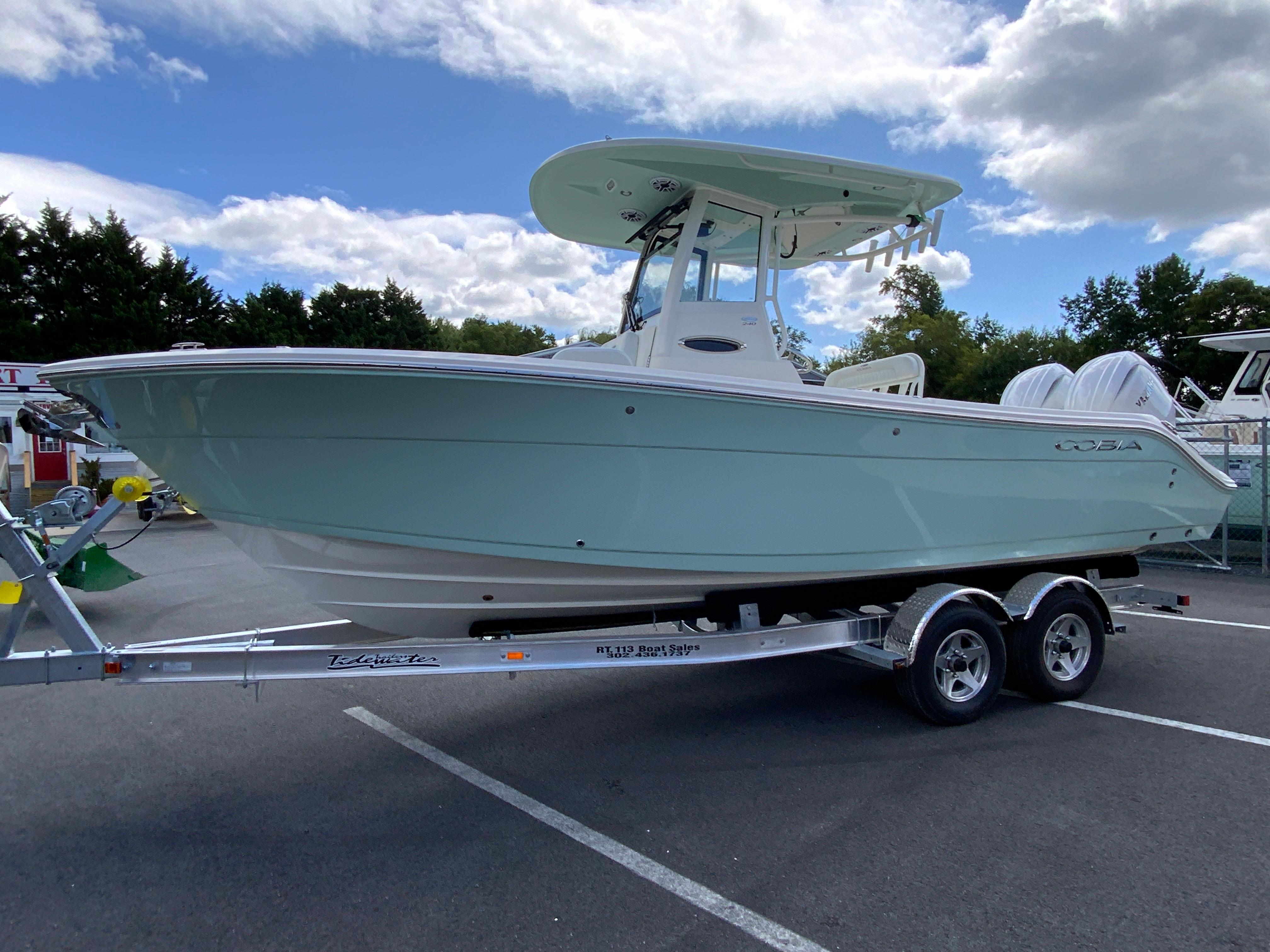 2025 Cobia 240 Center Console-6