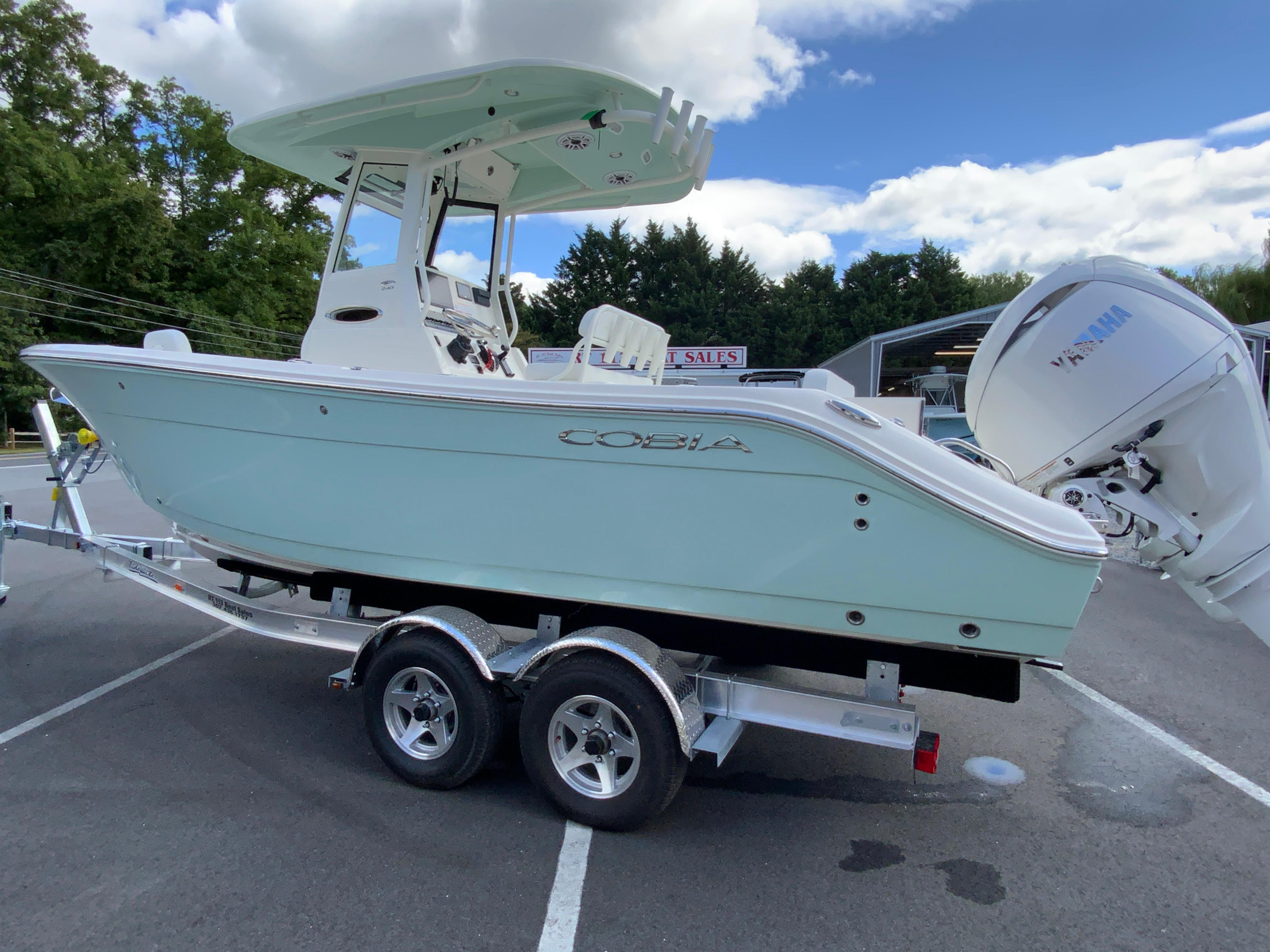 2025 Cobia 240 Center Console-7