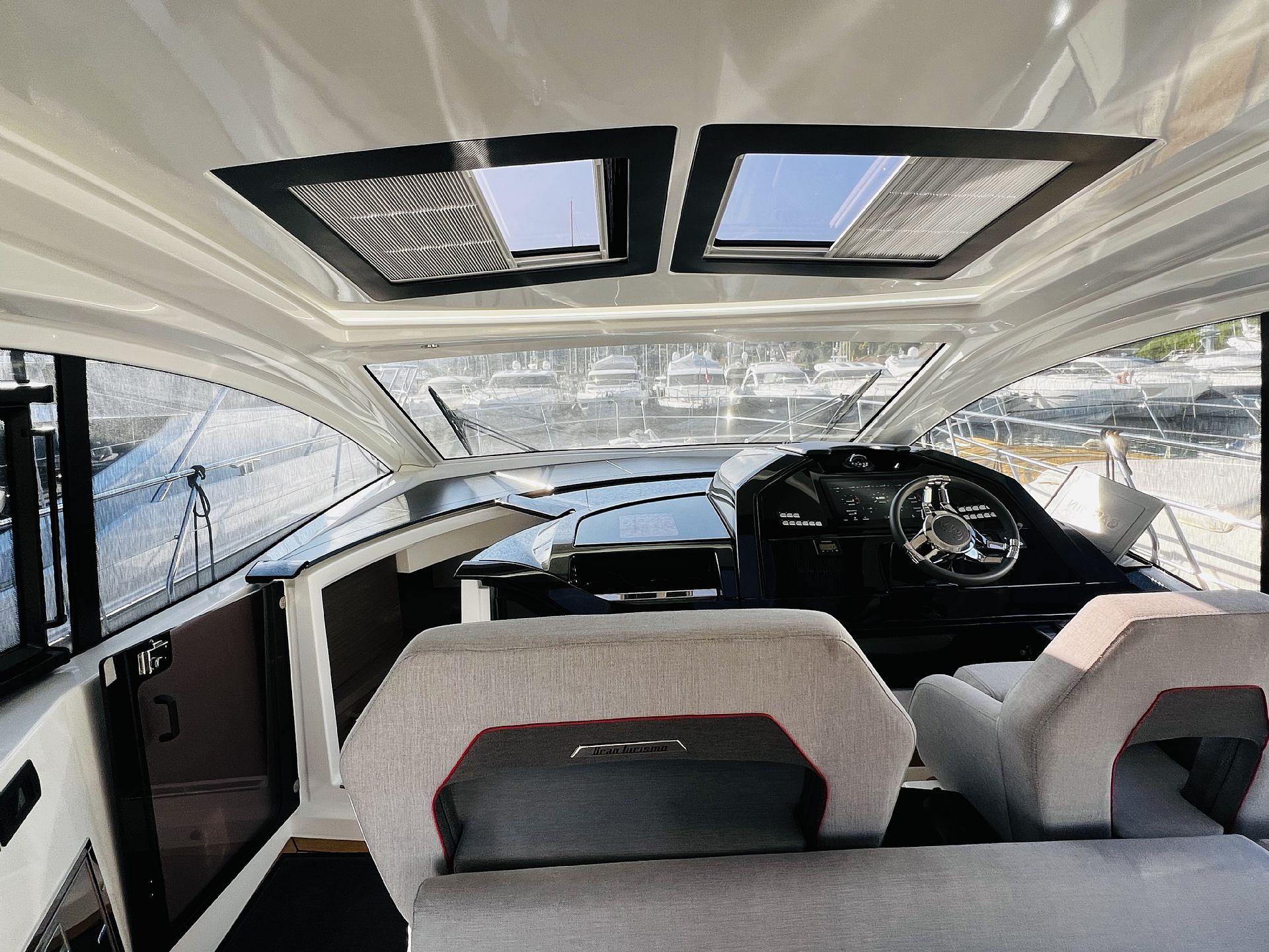 Yacht Photos Pics