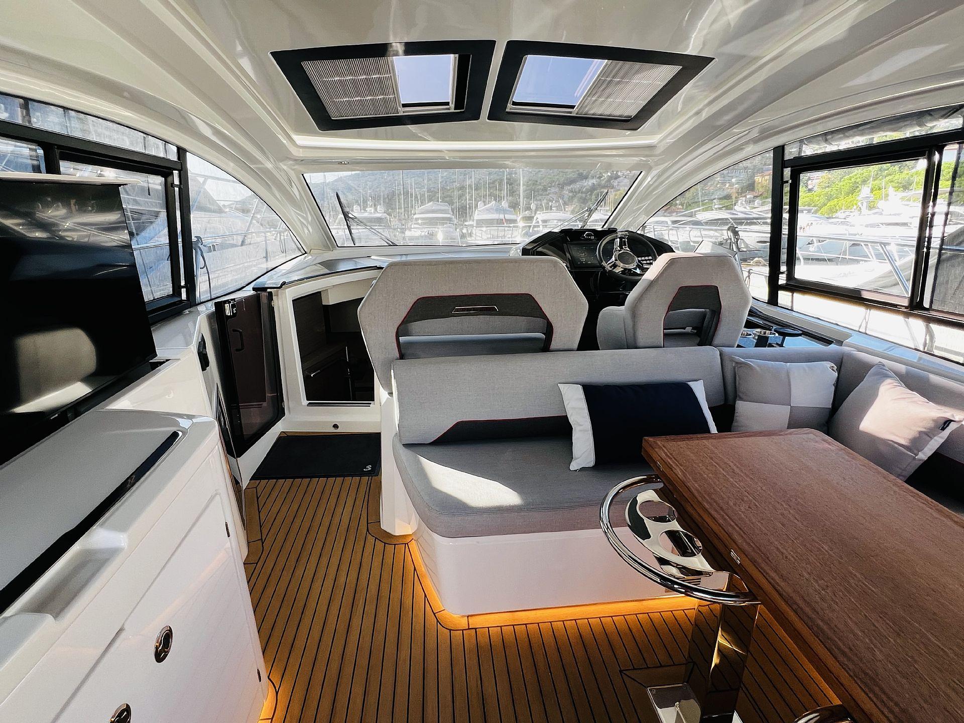 Yacht Photos Pics