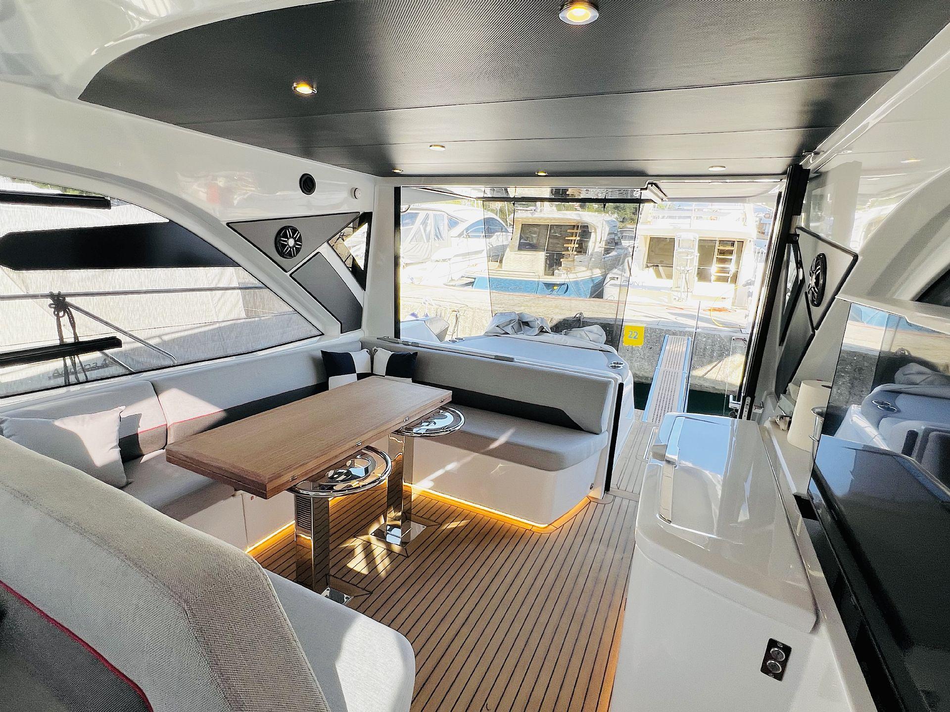 Yacht Photos Pics