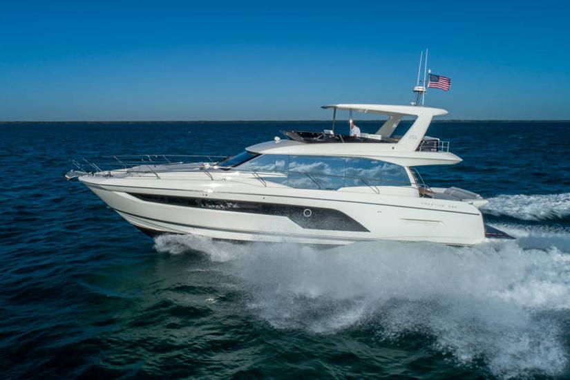 2022 PRESTIGE 59 590 flybridge