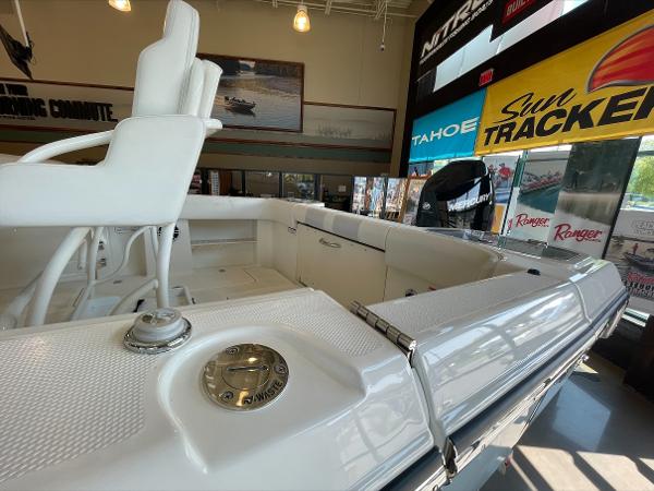 2021 Mako boat for sale, model of the boat is 236 CC & Image # 6 of 124