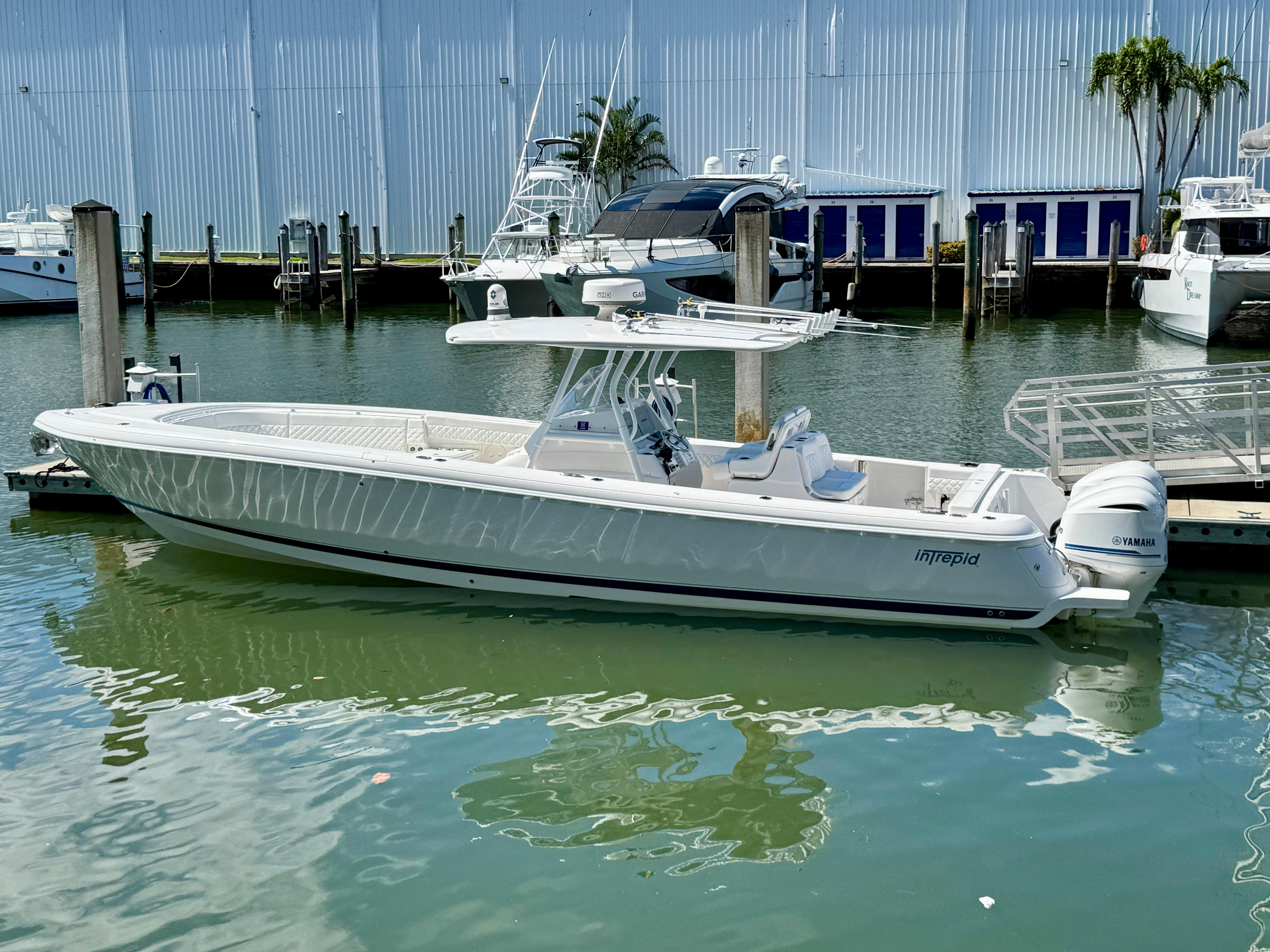 2017-intrepid-375-center-console-power-9713992-20250313071702689-1_XLARGE