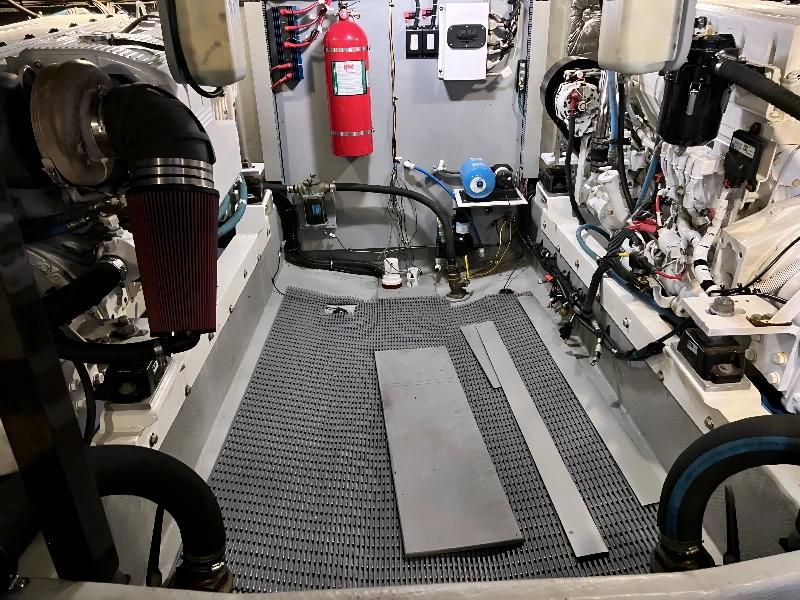 2008-meridian-580-pilothouse-power-9810411-20250523210136379-1_XLARGE