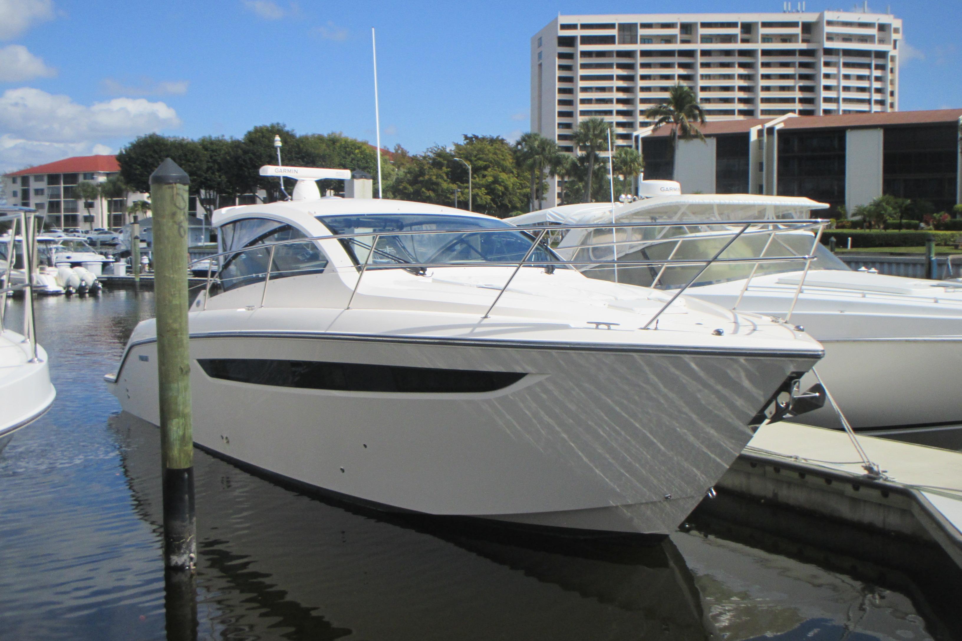 2013 Pursuit 41 SC 365i Sport Coupe