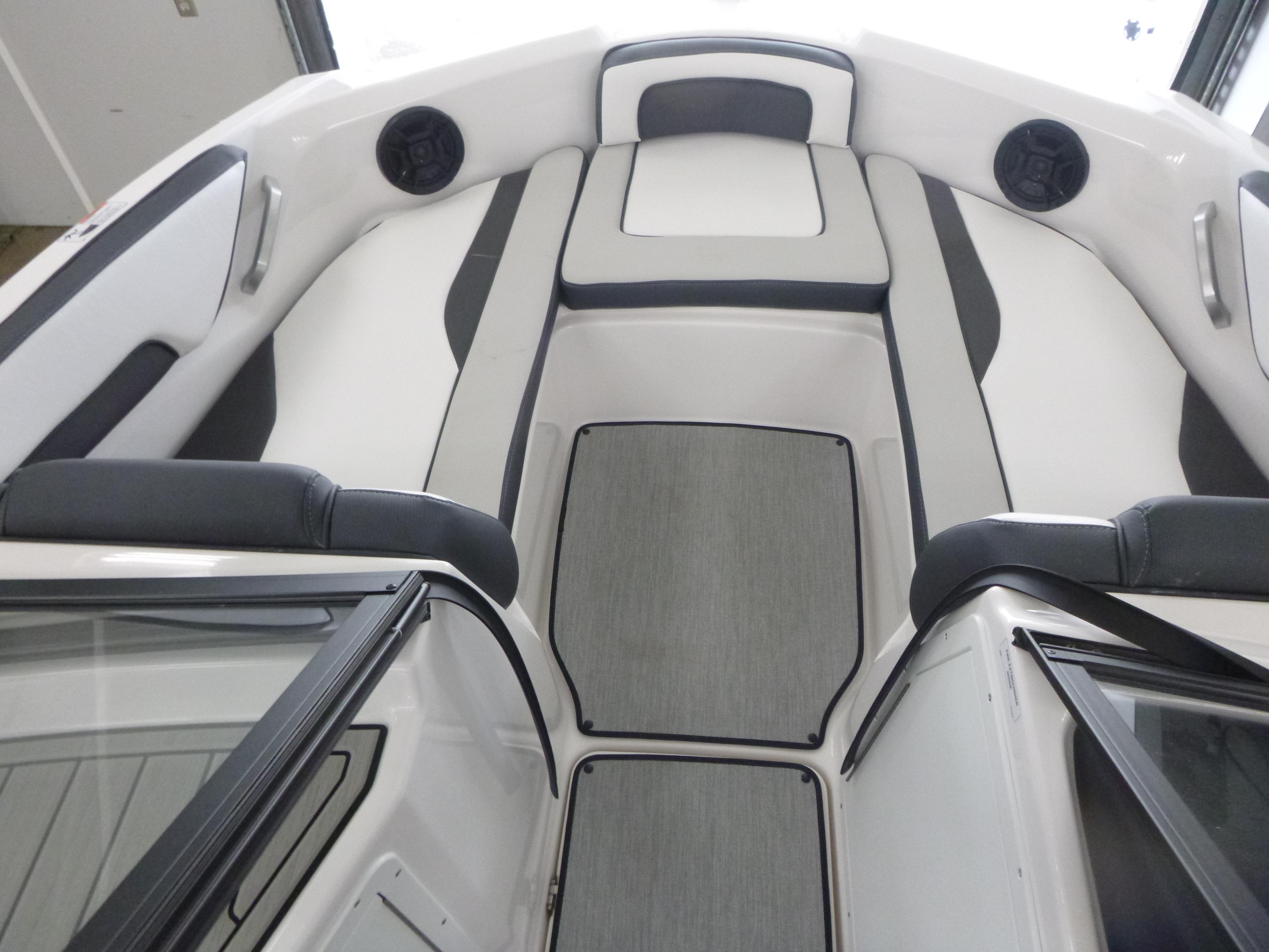 2025 Yamaha Boats AR195 Gallery